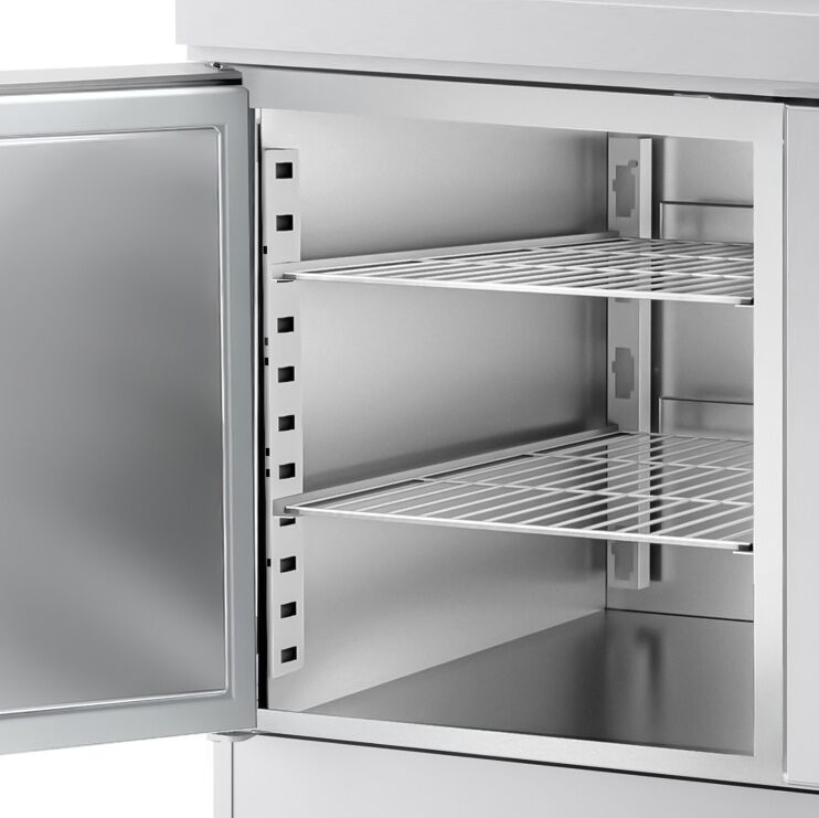 Table réfrigérée de préparation - 1960x600 mm - avec 3 portes - superstructure inox 11x GN 1/4