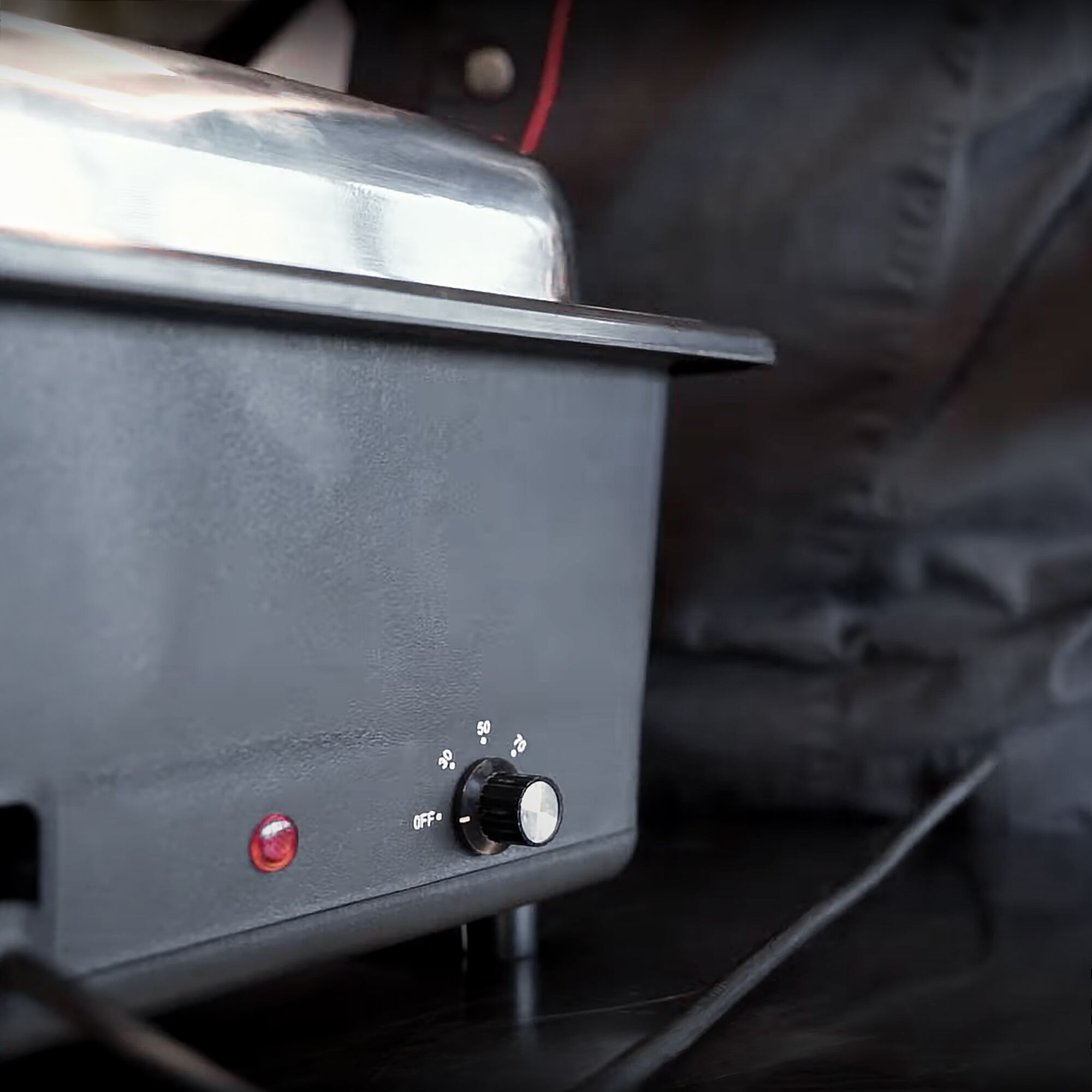 Chafing dish électrique - GN 1/1 - avec couvercle - Noir