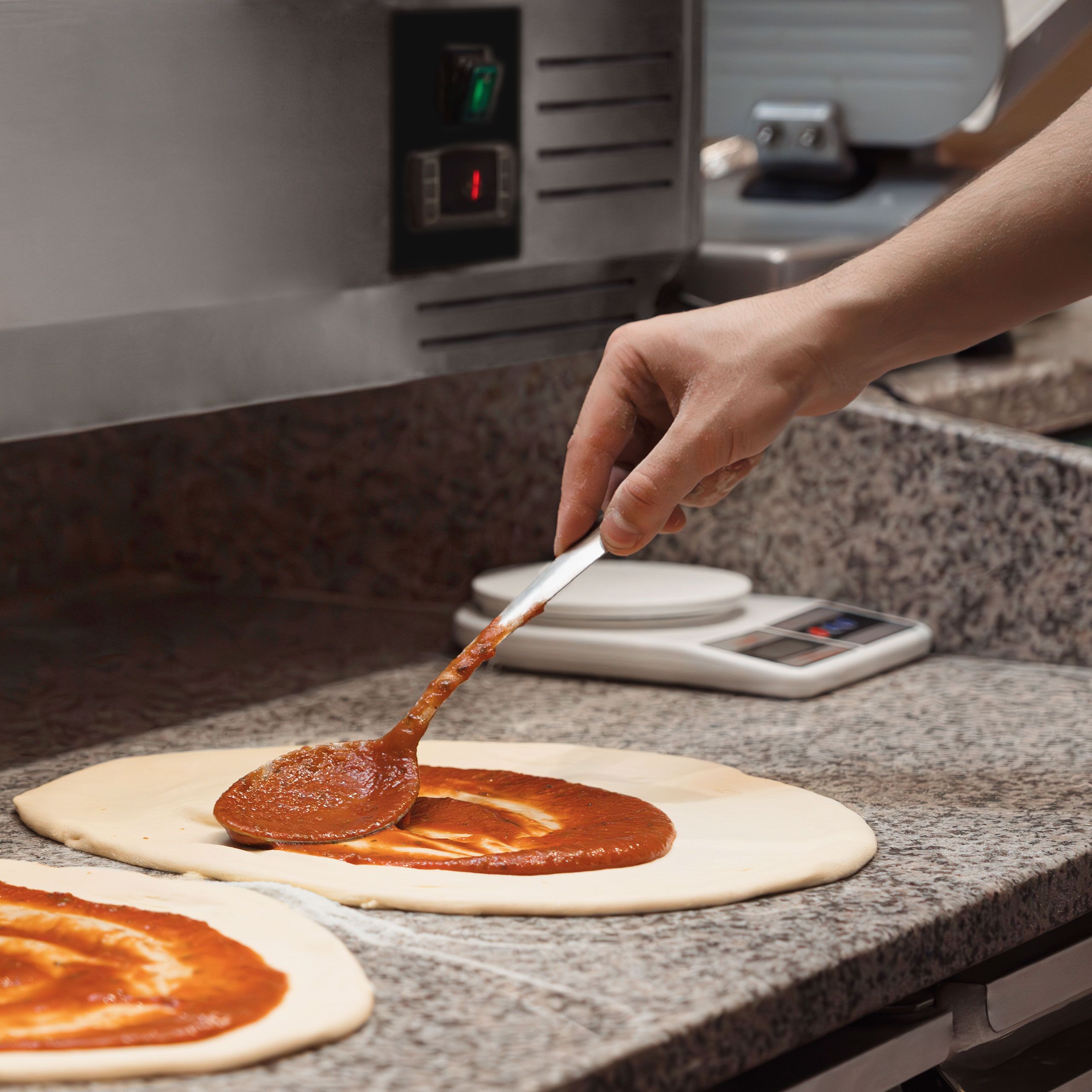Table réfrigérée pour pizza PREMIUM - 1500 x 800 mm - avec 1 porte & 7 tiroirs - incl. vitrine réfrigérée avec LED - 5 x GN 1/3 + 1 x GN 1/2
