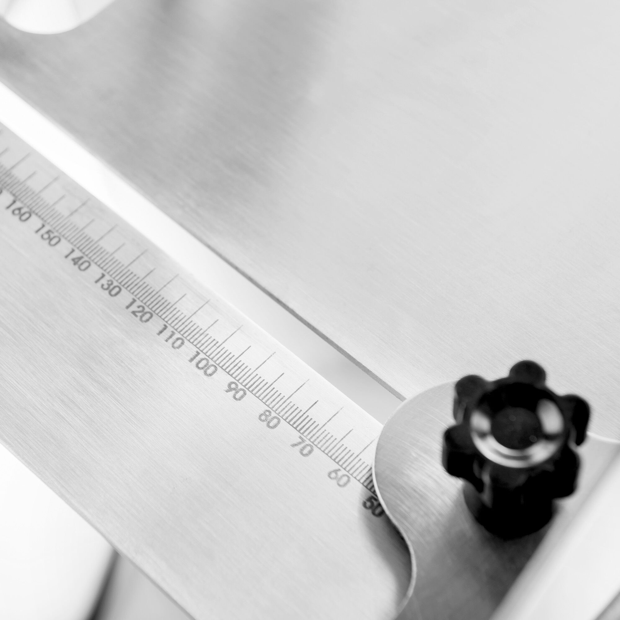 Fierăstrău electric pentru oase PROFESIONAL - 1900 mm bandă de tăiere - înălțime maximă de tăiere: 240 mm