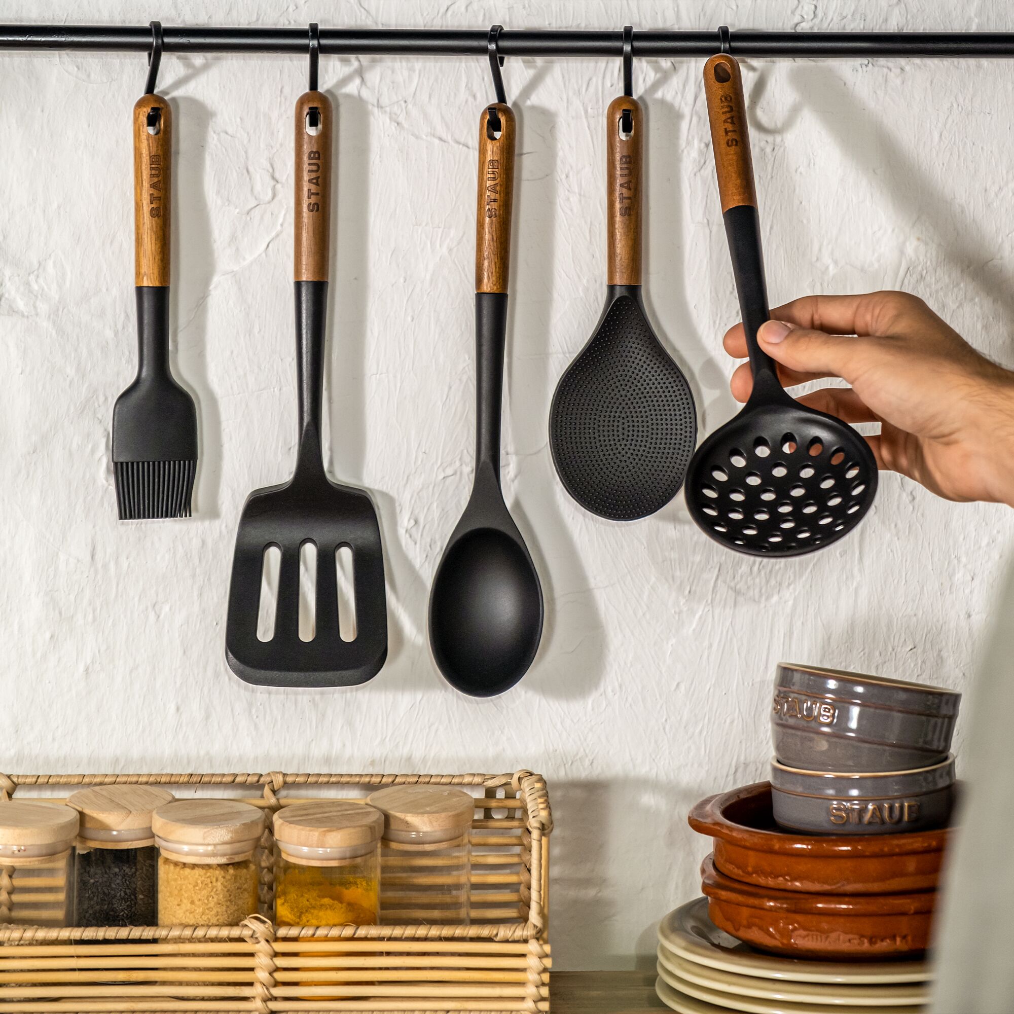 STAUB | Turner Spatula – 31 cm - Silicone - Black - Acacia Wood Handle - Nonstick Safe
