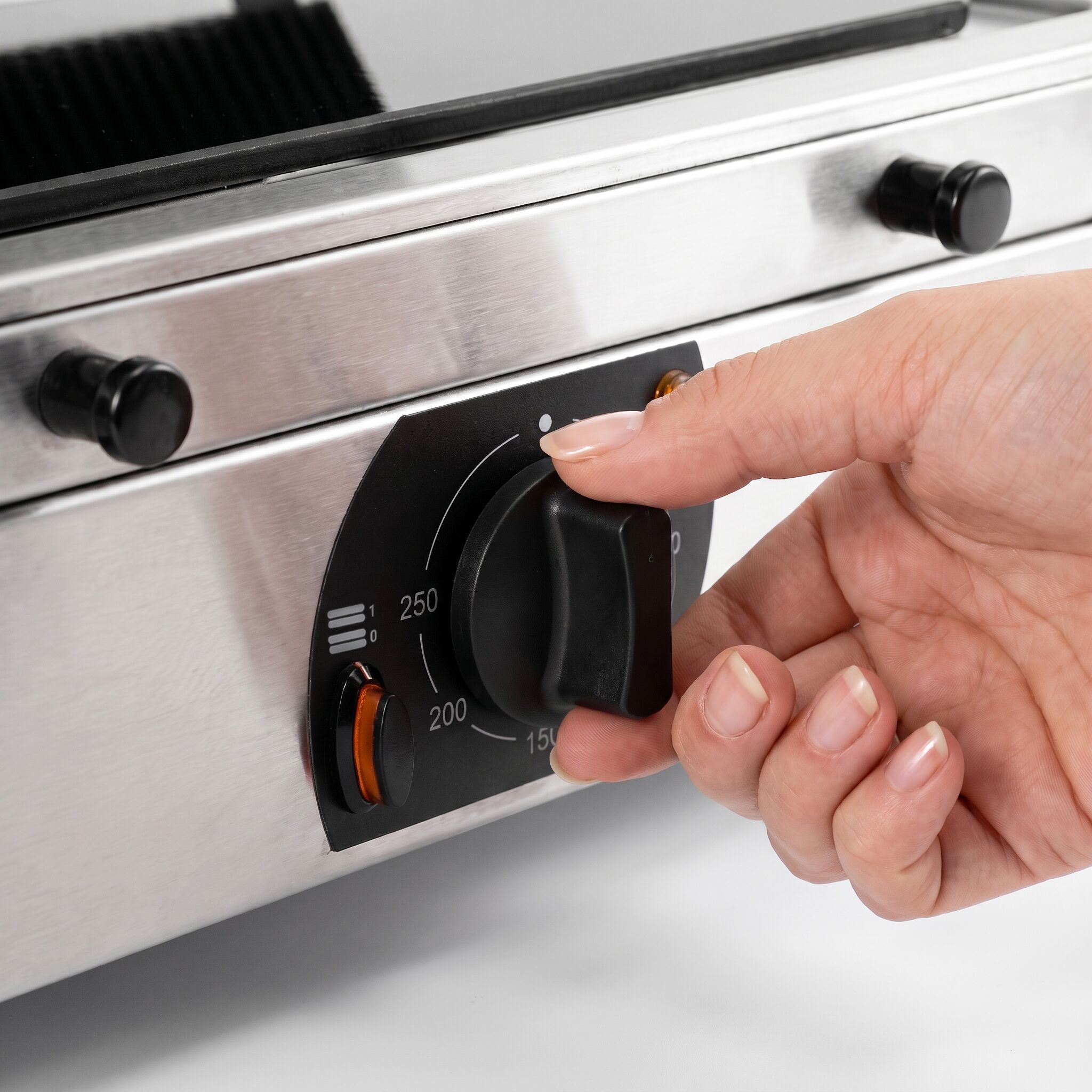 Glass Ceramic Contact Grill – 3 kW – Smooth Bottom & Ribbed Top – Grilling Surface: 345x220mm