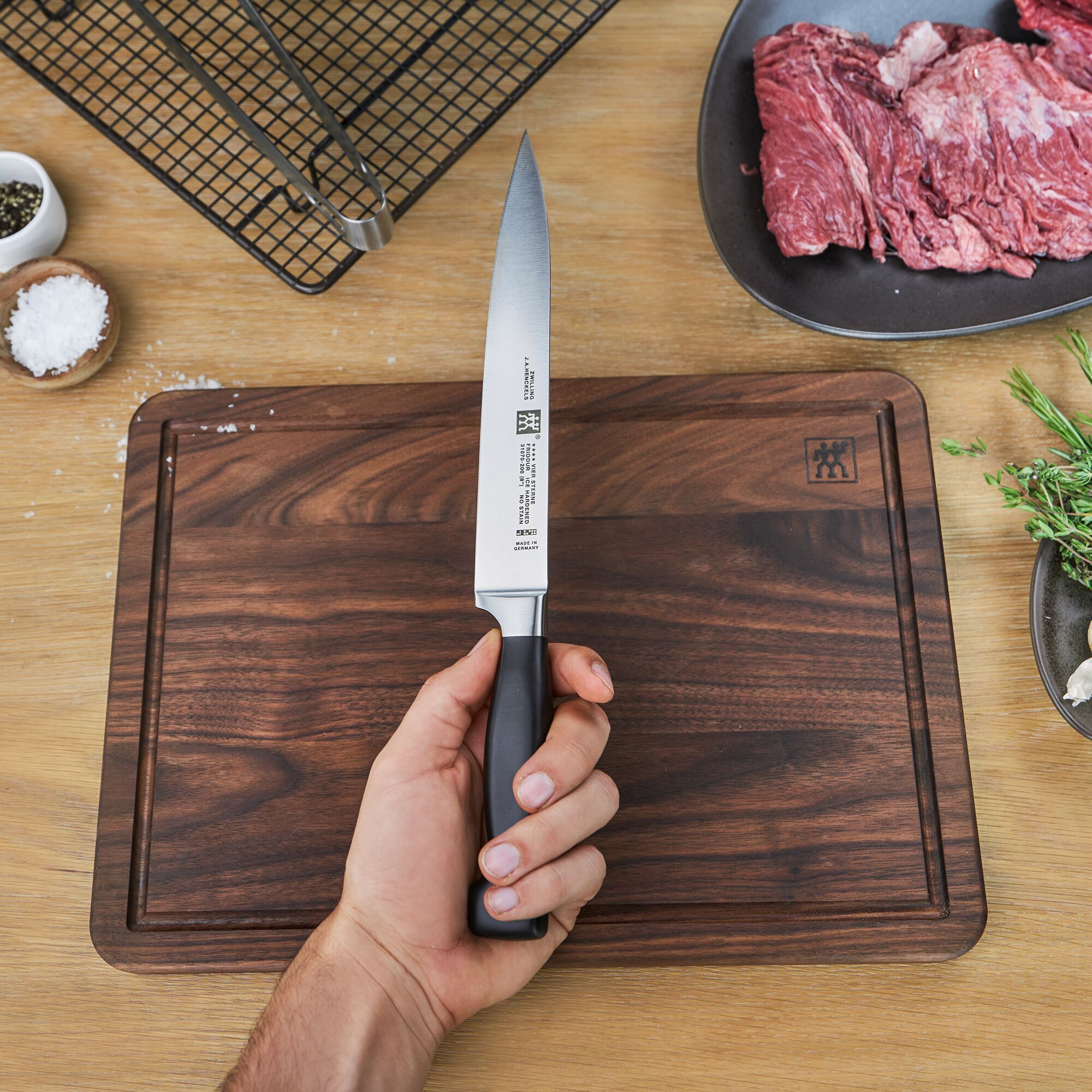 ZWILLING | Four Star Meat Carving Knife – 20 cm blade - plain edge - for raw, roasted & cooked meat - FRIODUR ice-hardened