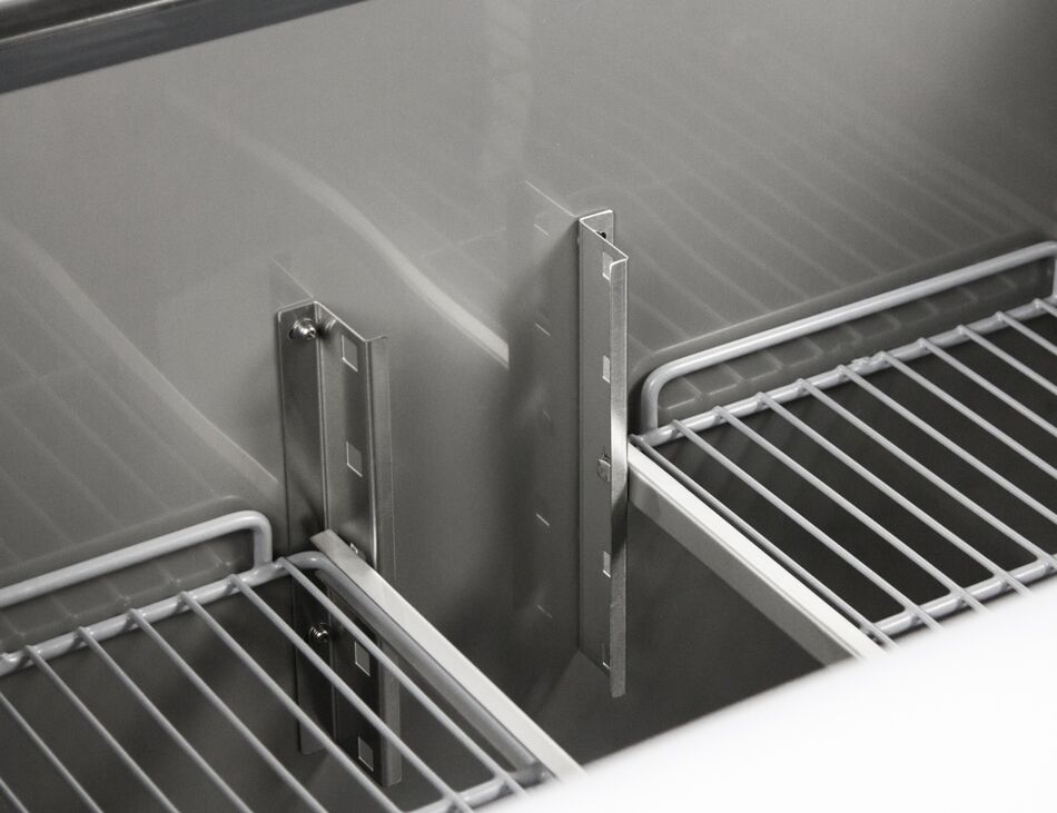 Saladette réfrigérée PREMIUM - 1830mm - 3 portes - avec découpe pour 18x GN 1/6 & Couvercle inox - incl. 18x conteneurs GN 1/6