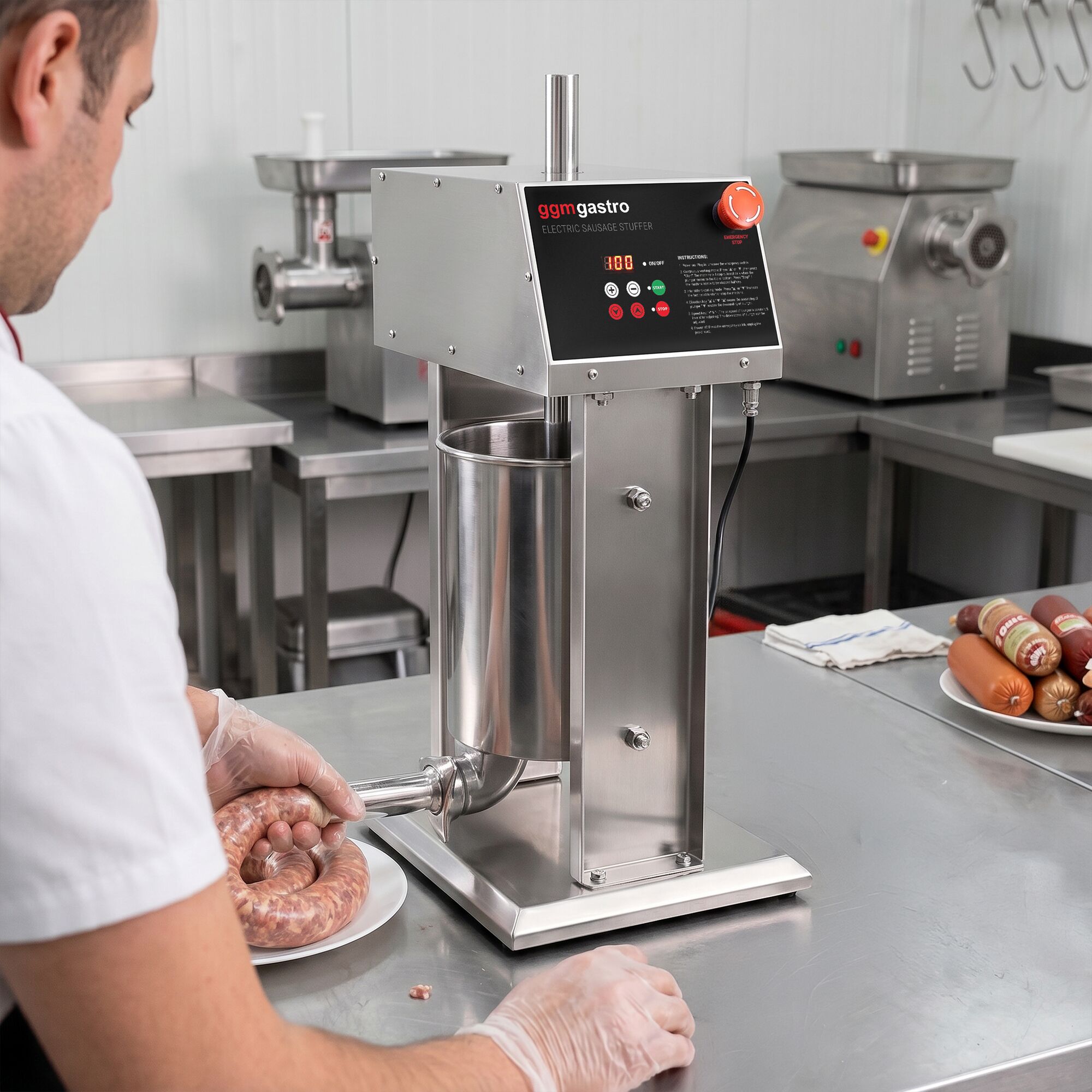 Automatische worstenvuller - verticaal - met churrosset - 10l - 90W - RVS - incl. voetpedaal & 4 vulbuizen & 3 churrosvormen