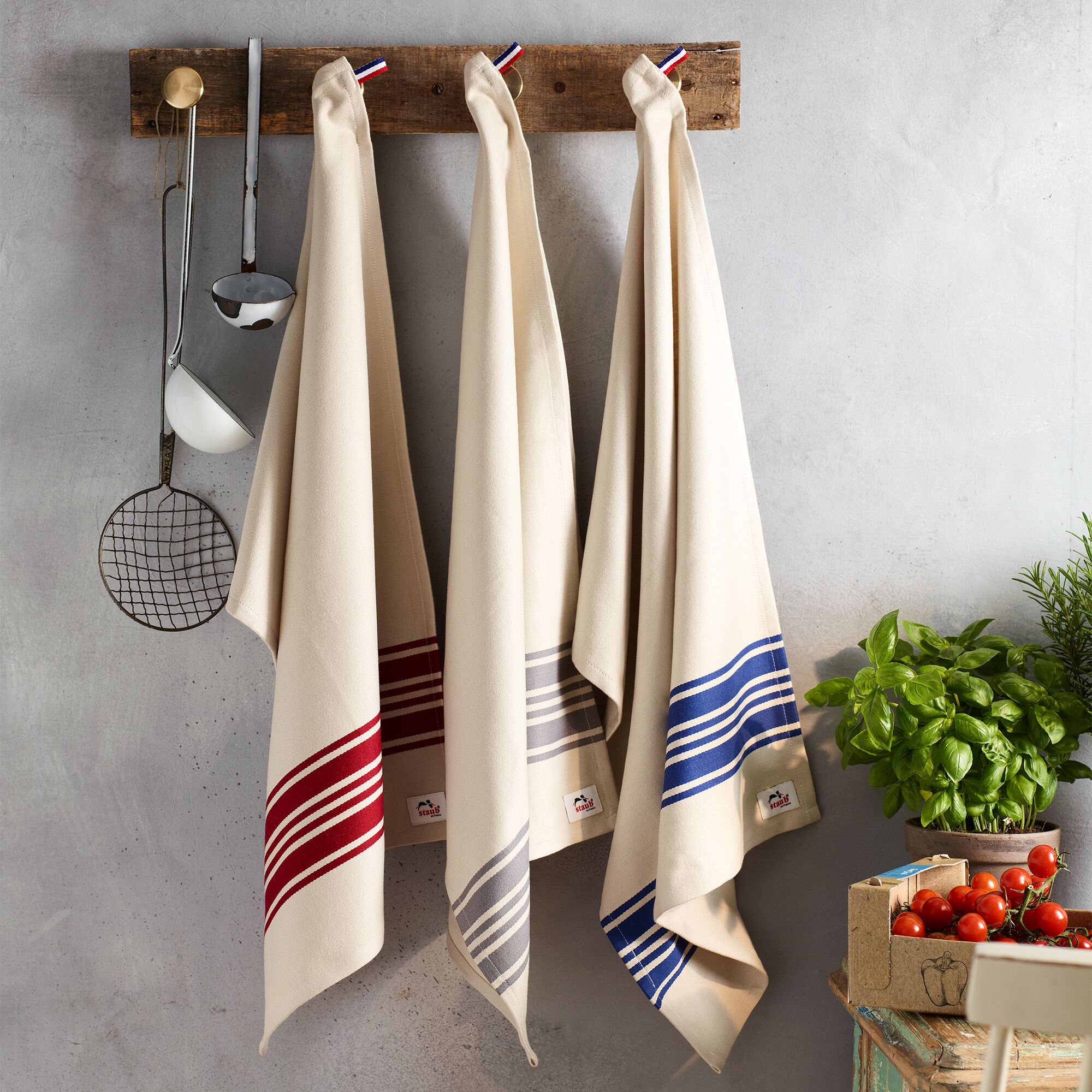 STAUB | Kitchen Tea Towel – Cherry Red - 700×500 mm - Washable 60°C