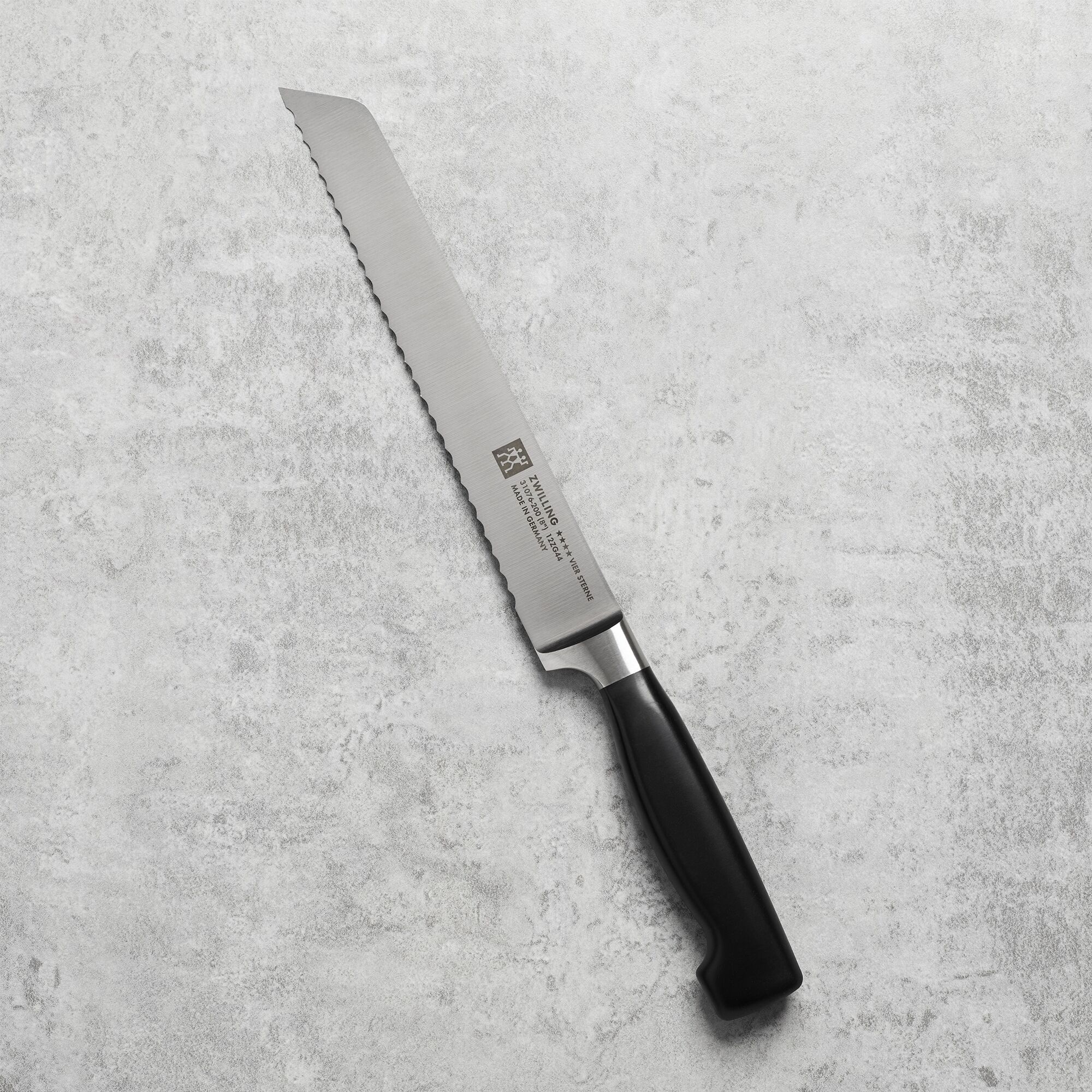 ZWILLING | Four Star Bread Knife – 20 cm blade - serrated edge for bread & rolls - FRIODUR ice-hardened