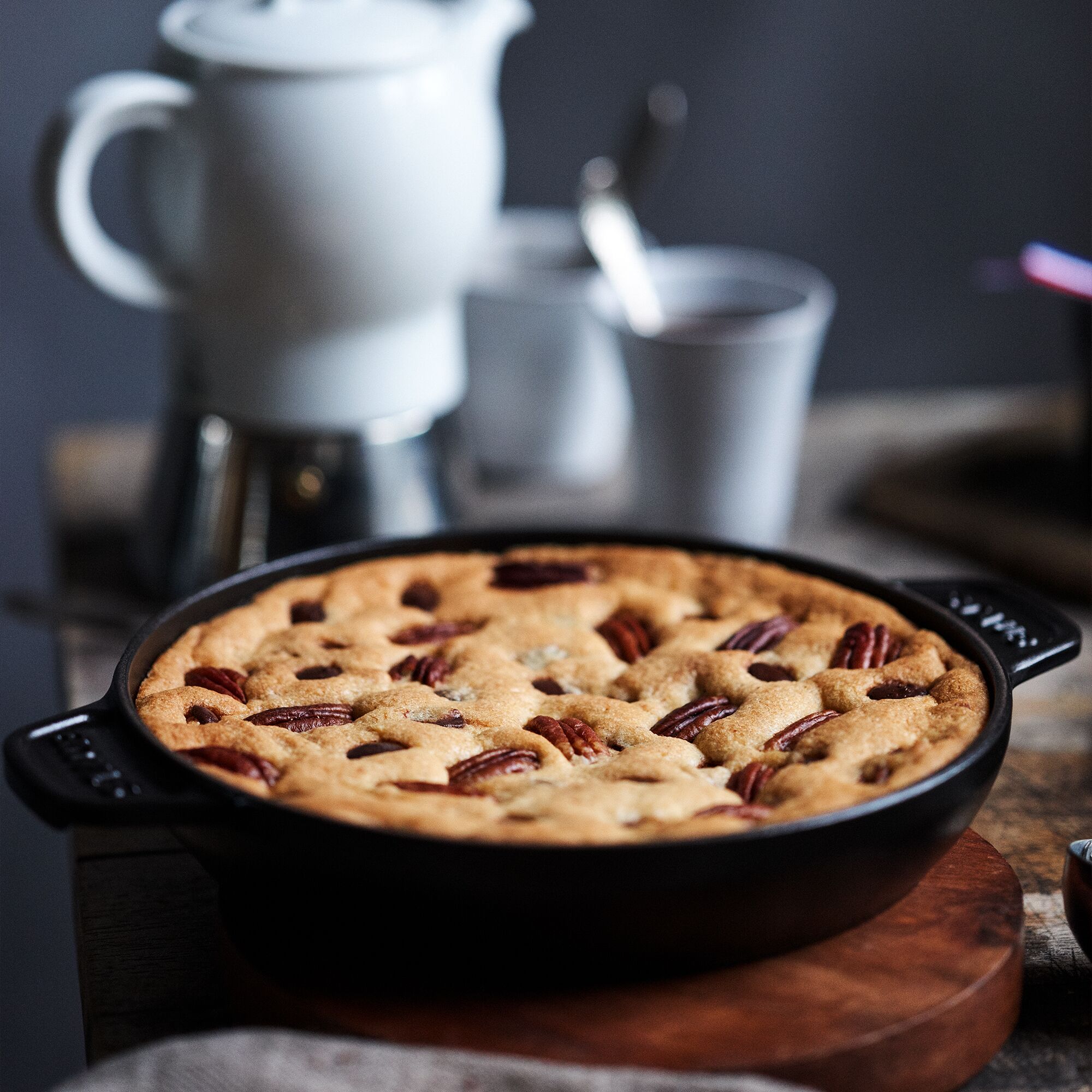 STAUB | Round Cast Iron Casserole with Lid – Ø 20 cm - Black