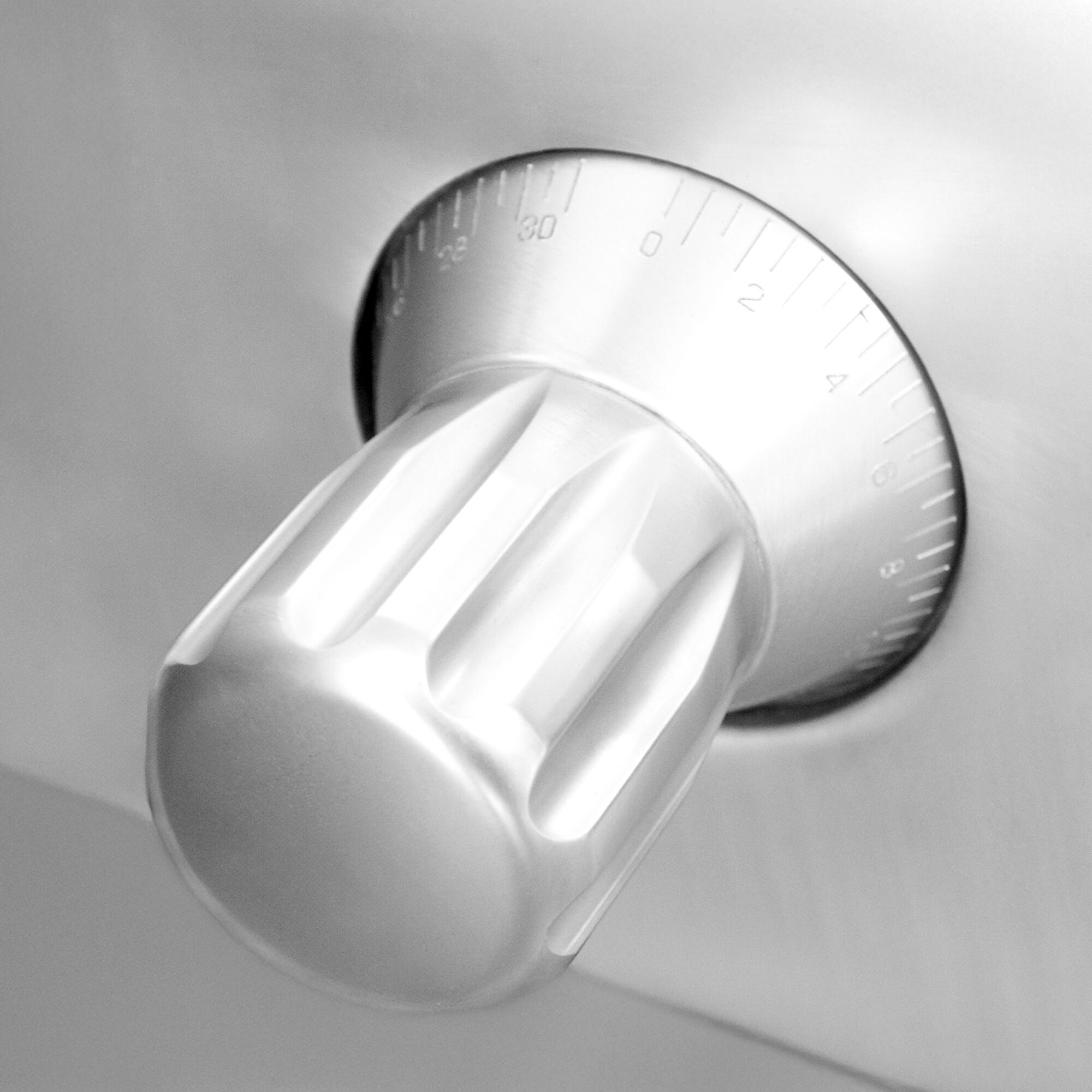 Automatyczna krajalnica do wędlin i serów - 370W - Nóż: Ø 320mm - Zakres grubości krojenia: 0–18mm