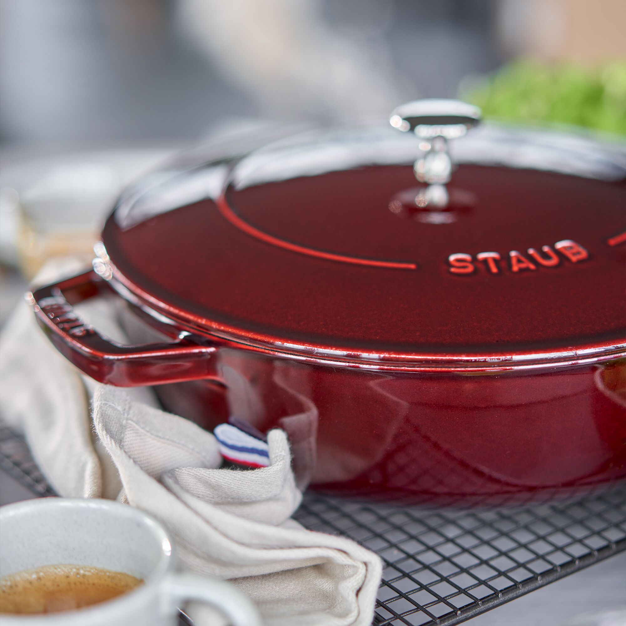 STAUB | BRAISERS - Bräter mit Chistera Drop-Structure - 280mm - Gusseisen - Grenadine-Rot