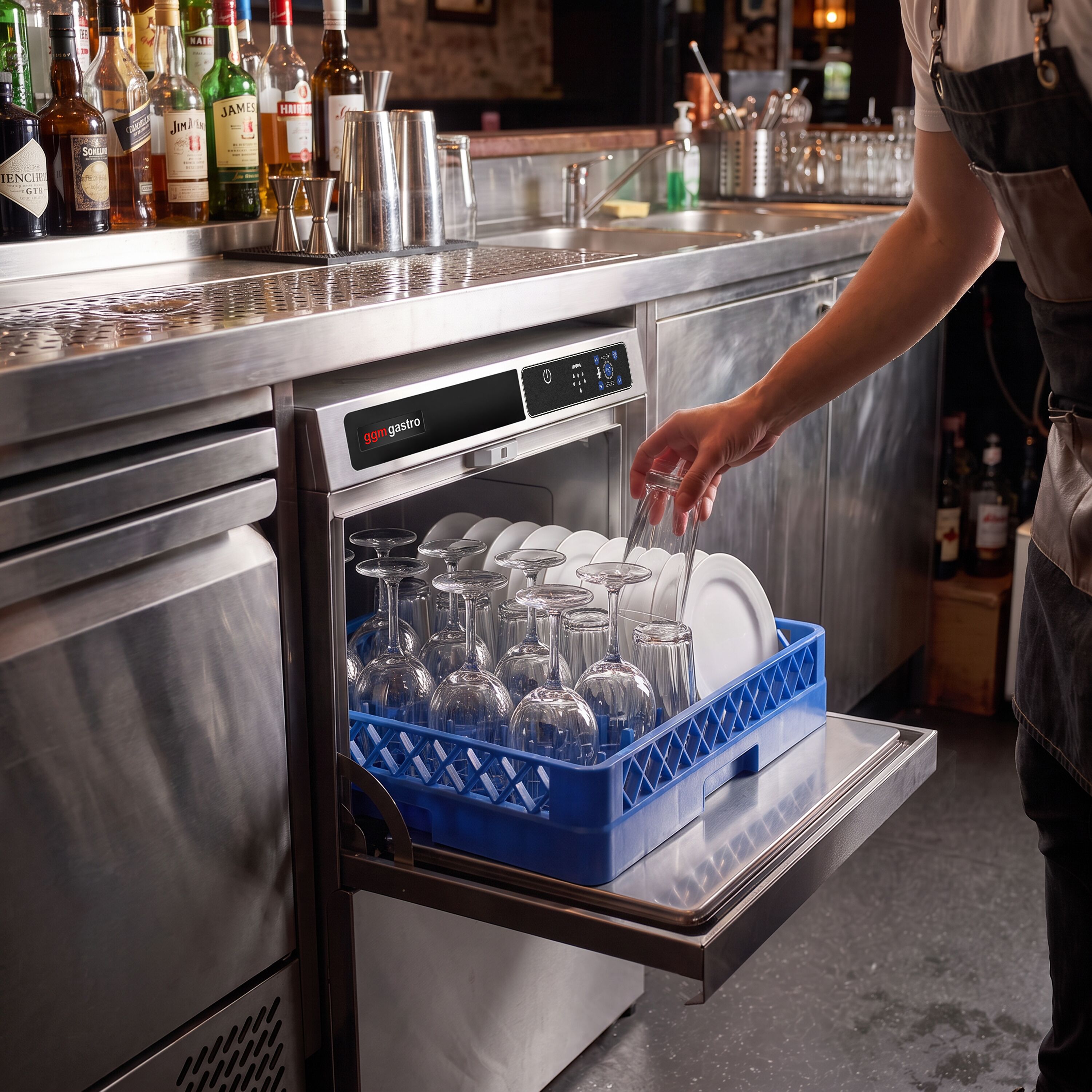 Professionele horeca vaatwasser - Touchbediening - 3,6kW - met zeepdoseerpomp, naglansdoseerpomp & afvoerpomp