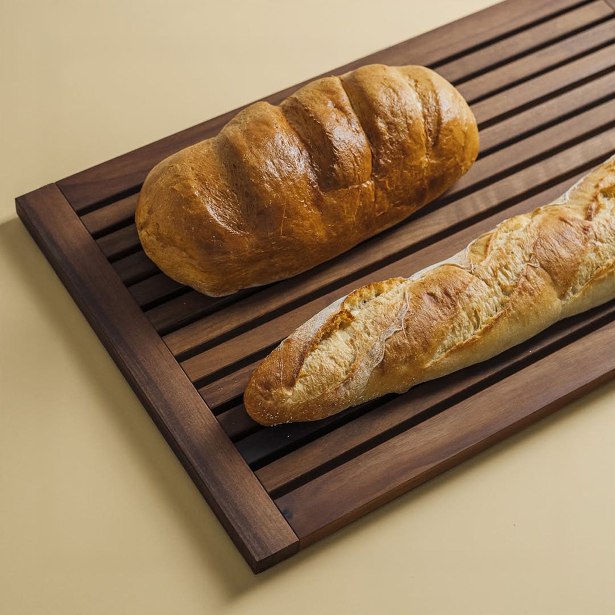 Plateau de présentation - Noyer (bois) - 585x350mm - Hauteur:20mm - Noyer - avec patins antidérapants - empilable