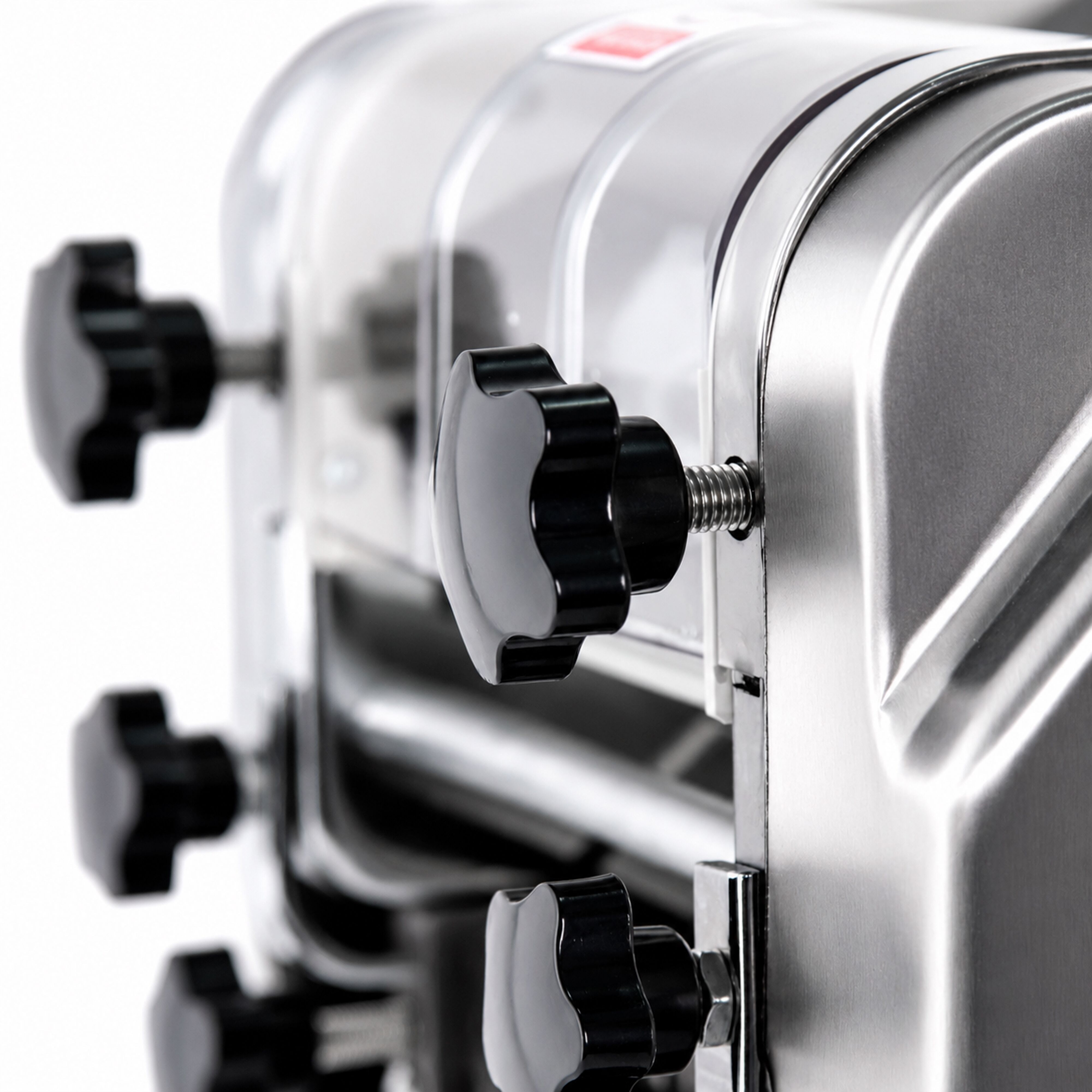  Elektryczna maszyna do makaronu z wałkiem do rozwałkowywania ciasta – długość wałka 220 mm – wydajność 8 kg/h