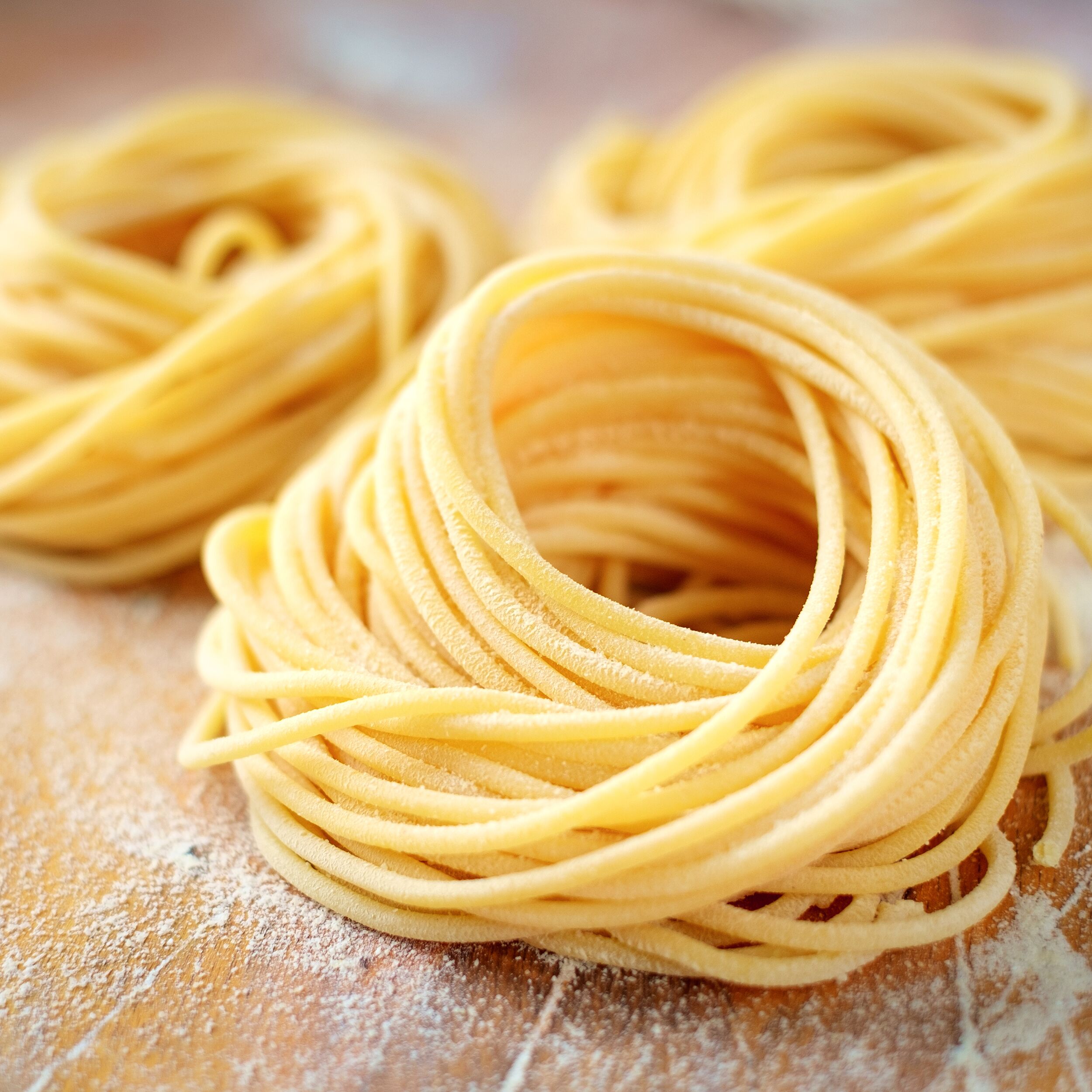 Commercial Electric Pasta Machine (Extruder) - with integrated mixer - 20kg/h - 2250W - Ø110mm die