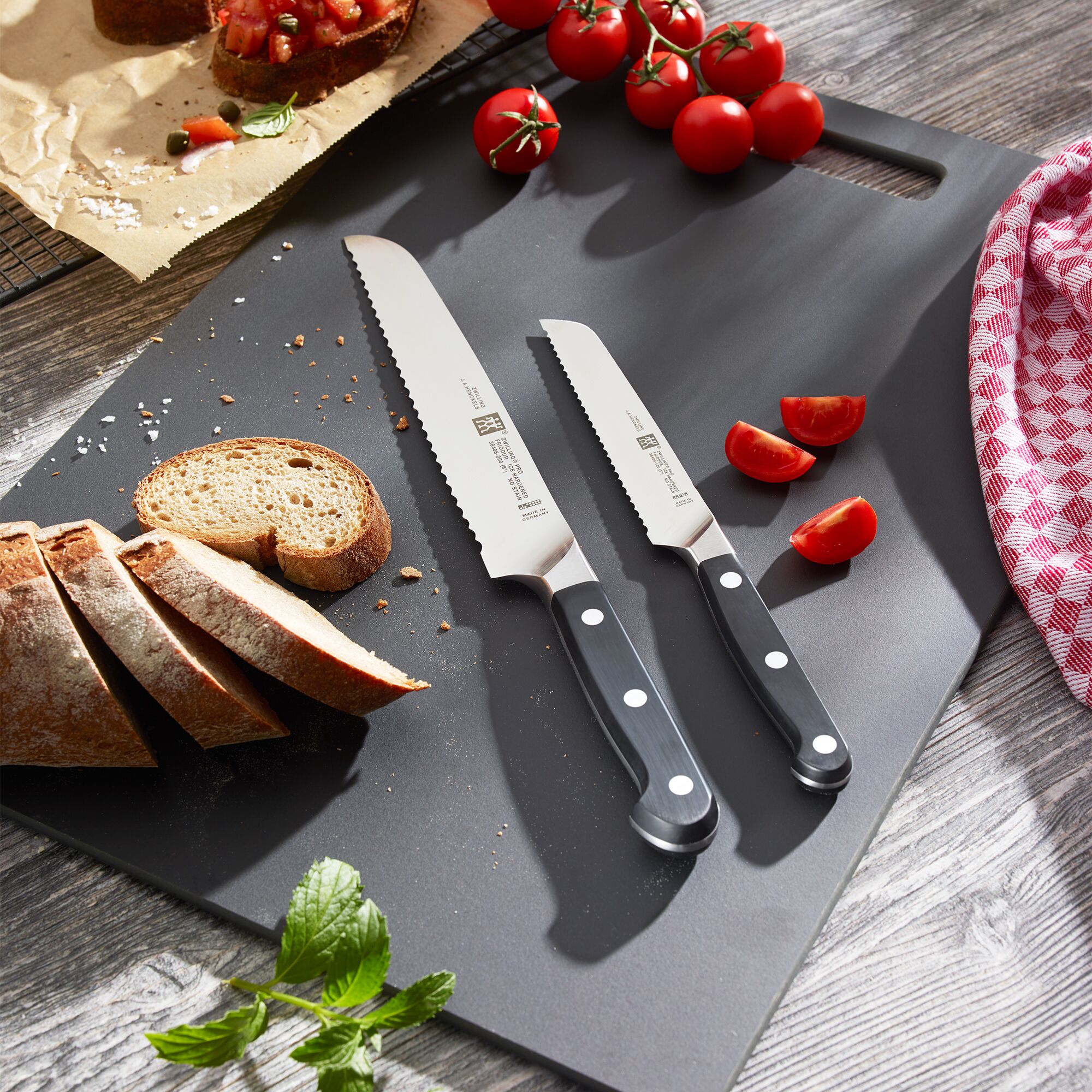 ZWILLING | Pro Utility Knife – FRIODUR Hardened Blade - 130 mm - Made in Germany