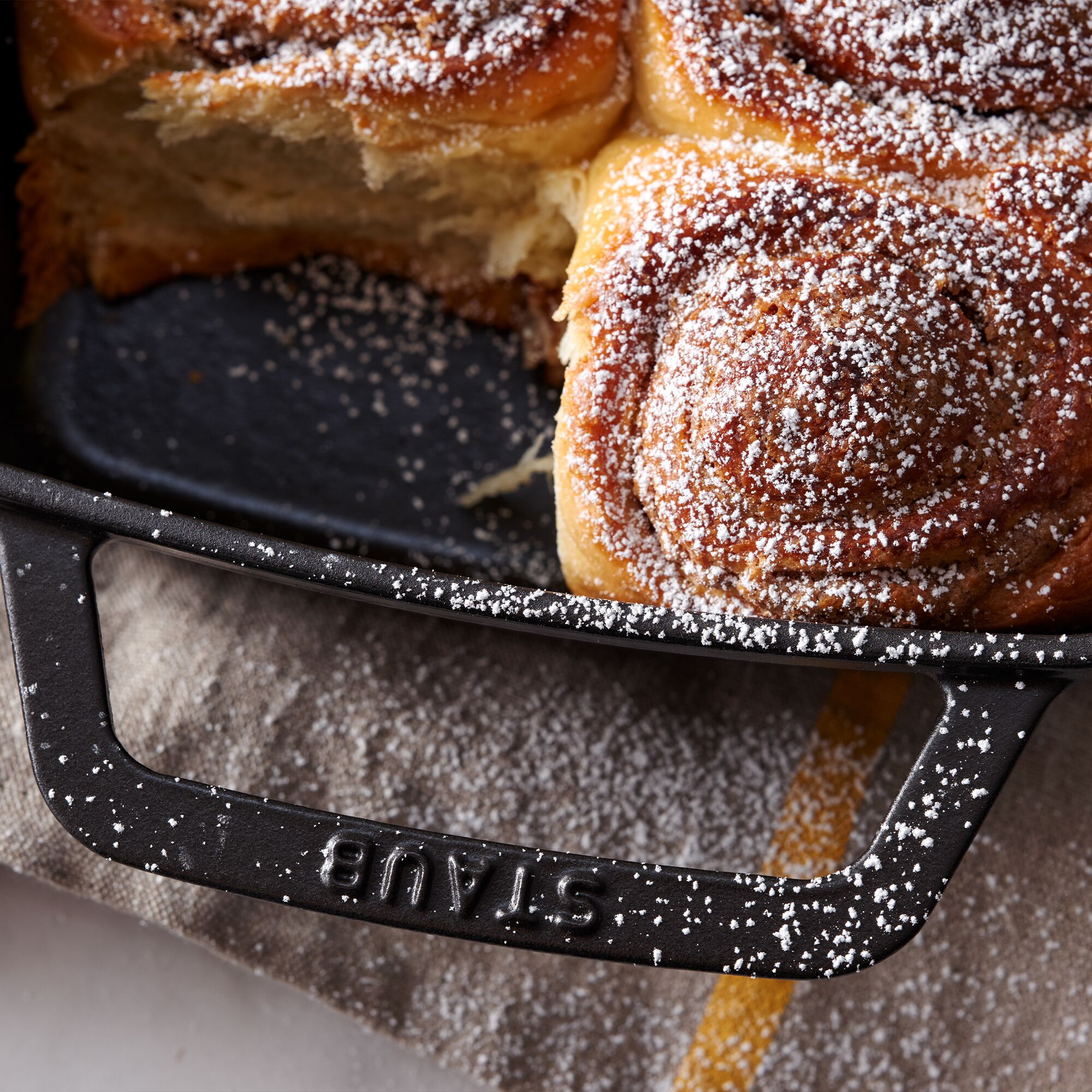 STAUB | SPECIALITIES - Gryta - 300x200mm - Gjutjärn - Svart