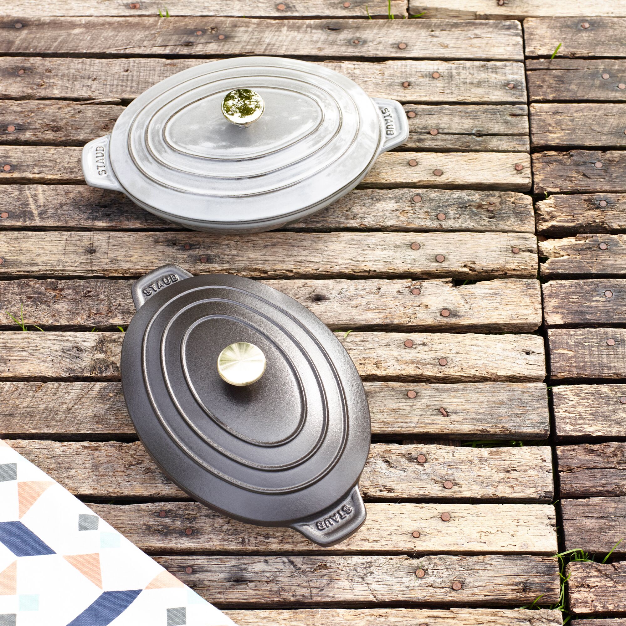 STAUB | SPECIALITIES - Ugnsform med lock - oval - 230 mm - gjutjärn - svart