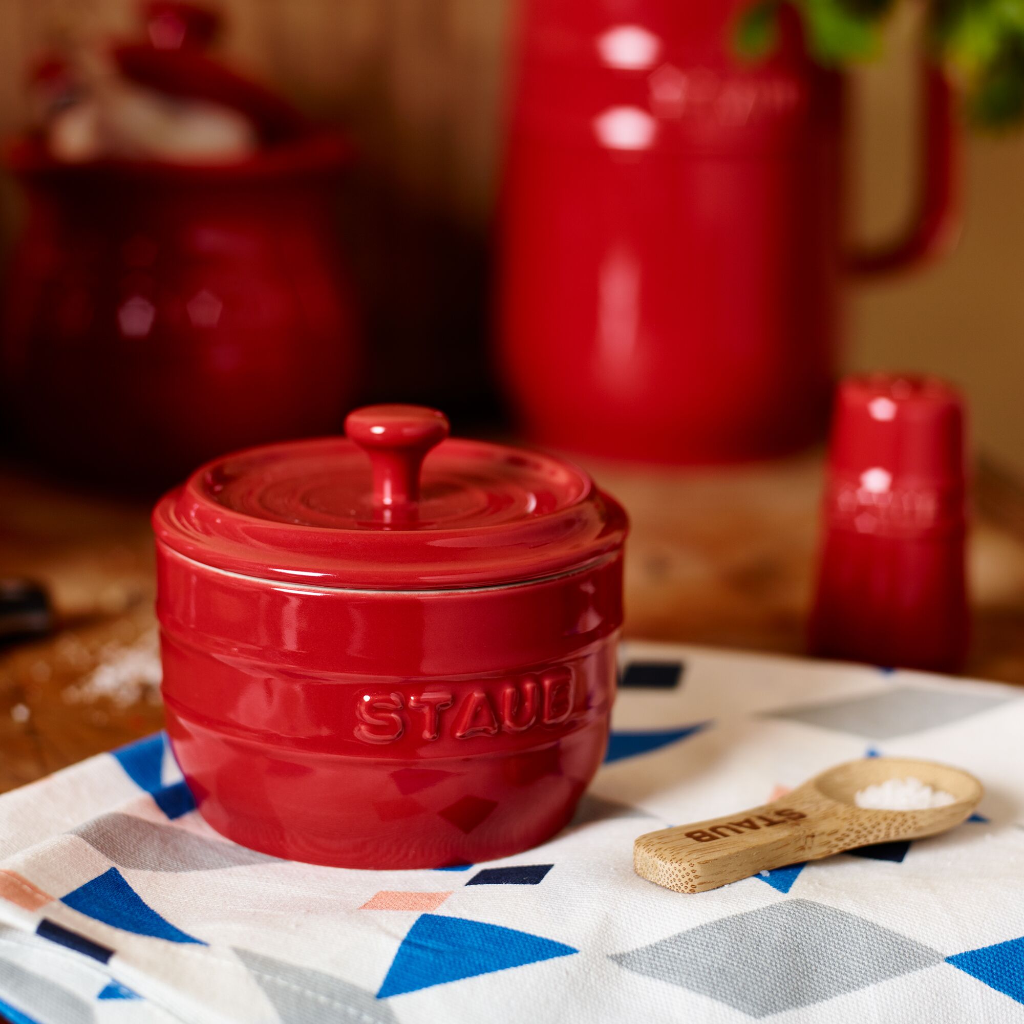 STAUB| Ceramic Salt Cellar – Cherry Red - 0.25 L - Bamboo Spoon Included