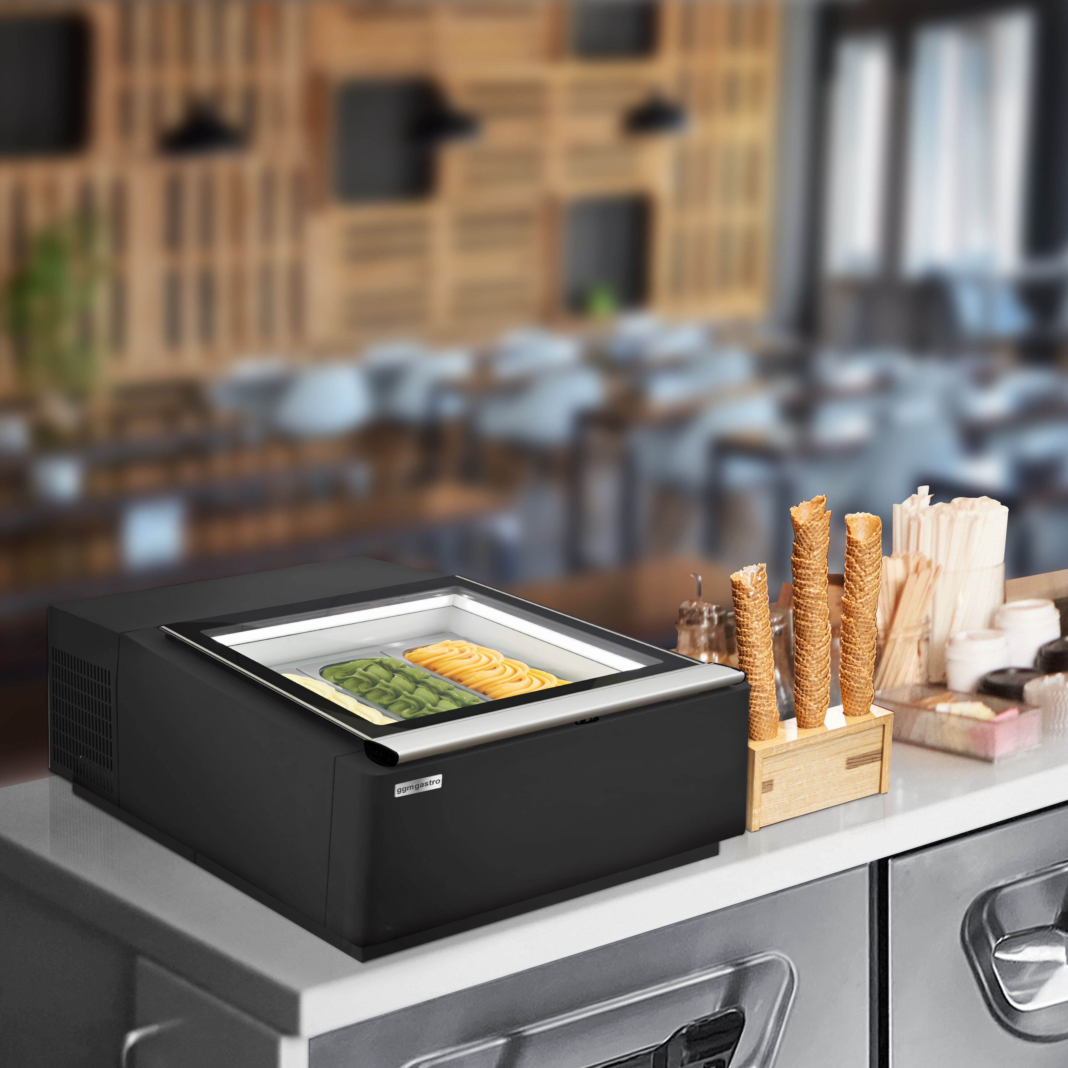 Vetrina gelato da banco - 670mm - Refrigerazione statica - con Sbrinamento automatico - per 3x Vasca da gelato da 5 Litri - Nero - Vetro dritto - Apertura coperchio lato lato operatore