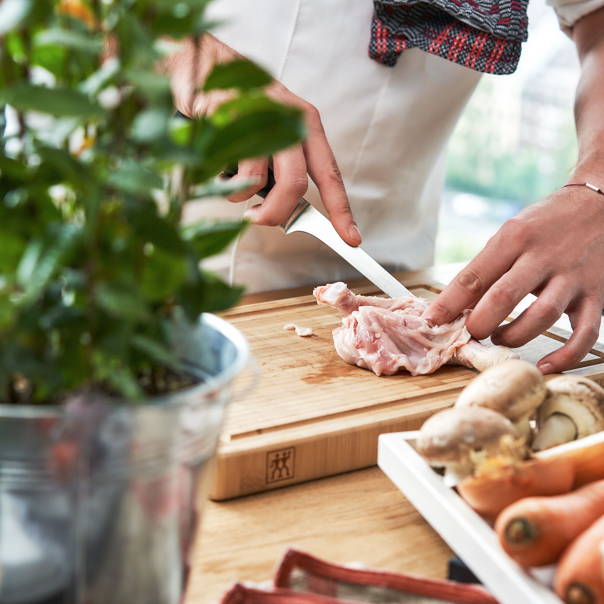 ZWILLING | Four Star Boning Knife – 14 cm blade - for boning and filleting fish & meat - FRIODUR ice-hardened