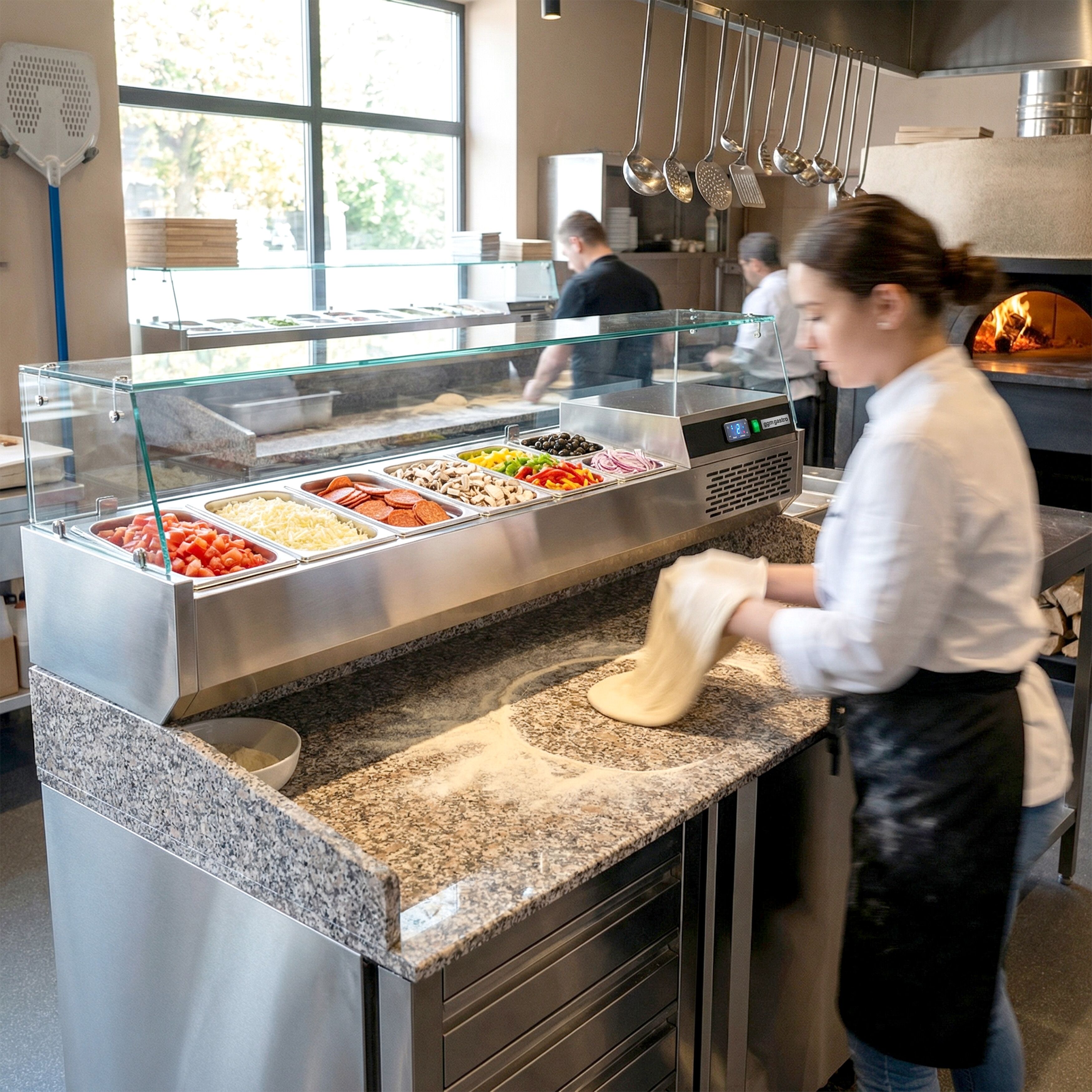 Table réfrigérée à pizza PREMIUM - 1550x800 mm - avec 1 porte & 5 tiroirs - incl. vitrine réfrigérée - 6x GN 1/3