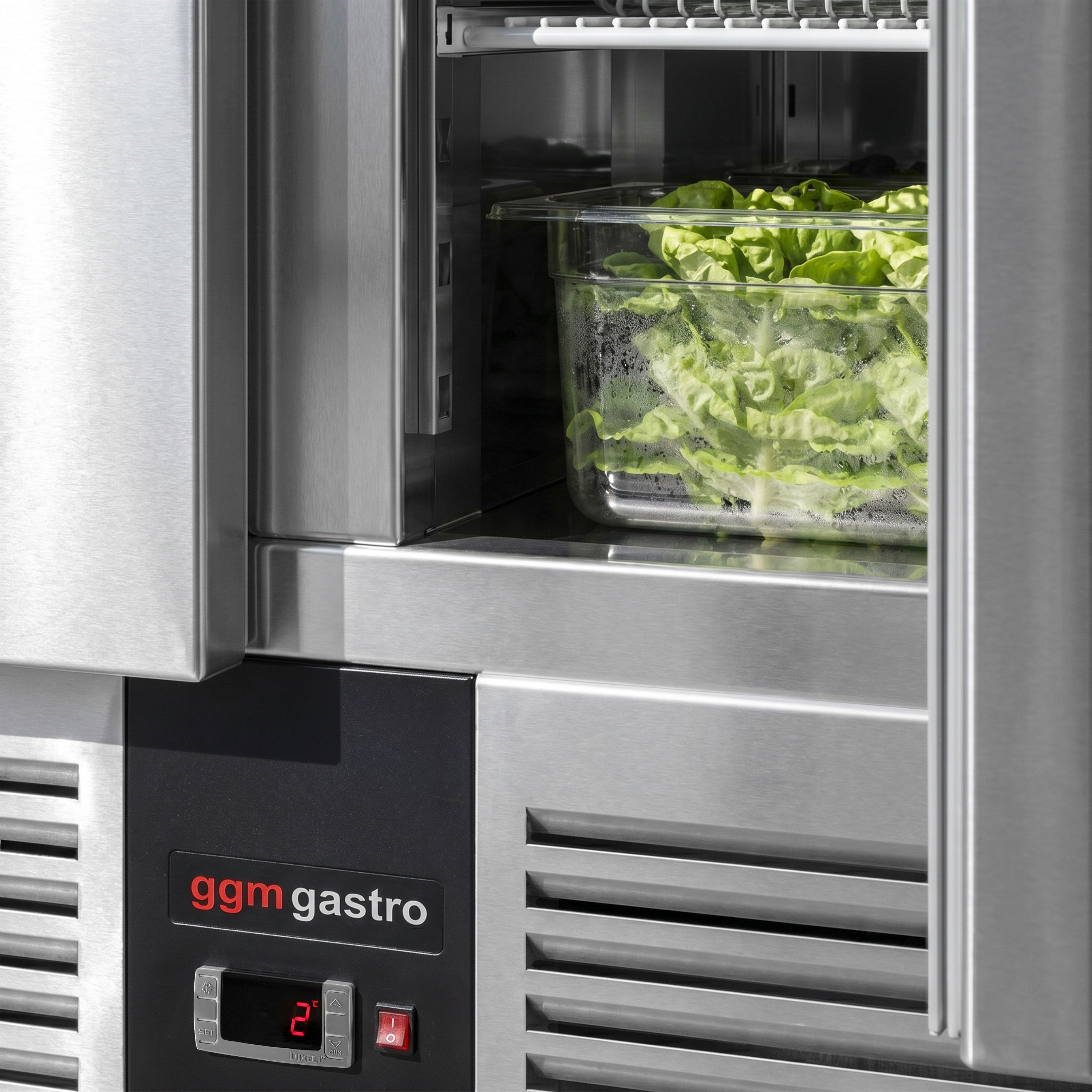 Saladette réfrigérée PREMIUM - 1368mm - 368L - 3 portes - avec découpe pour 4x GN 1/1 & Couvercle inox