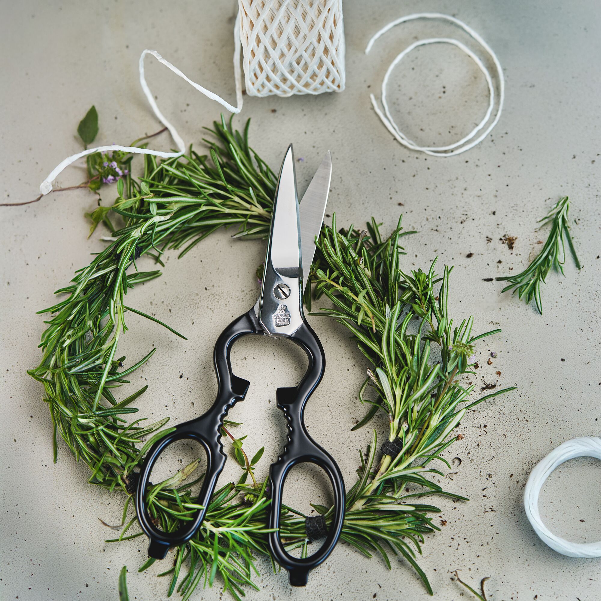 ZWILLING | Multi-Purpose Kitchen Scissors – 200 mm - Stainless Steel - Bottle & Lid Opener - Black