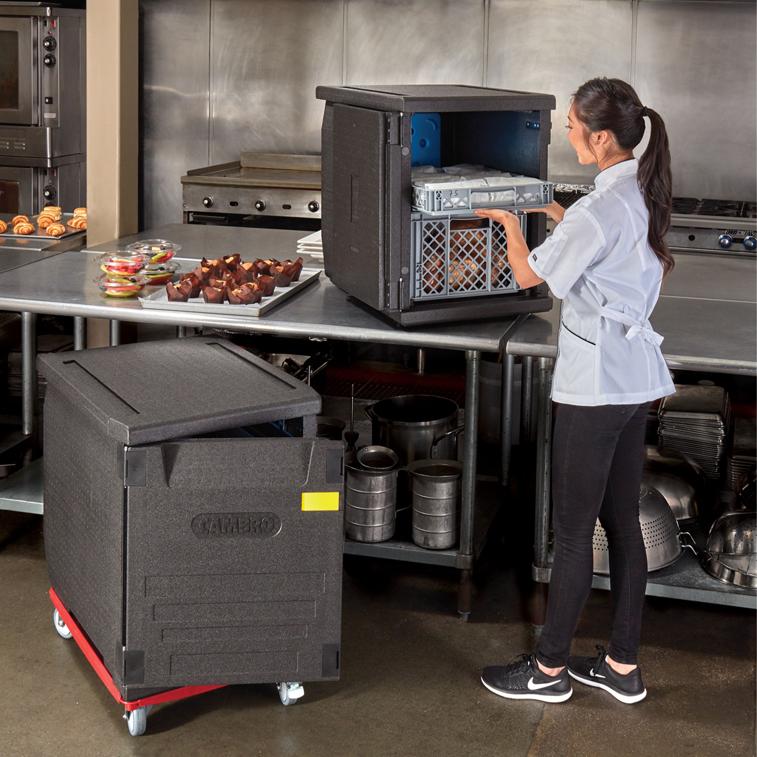CAMBRO | CAM GOBOX® - Frontloader - EN 600x400 - ohne Auflageschienen - Schwarz