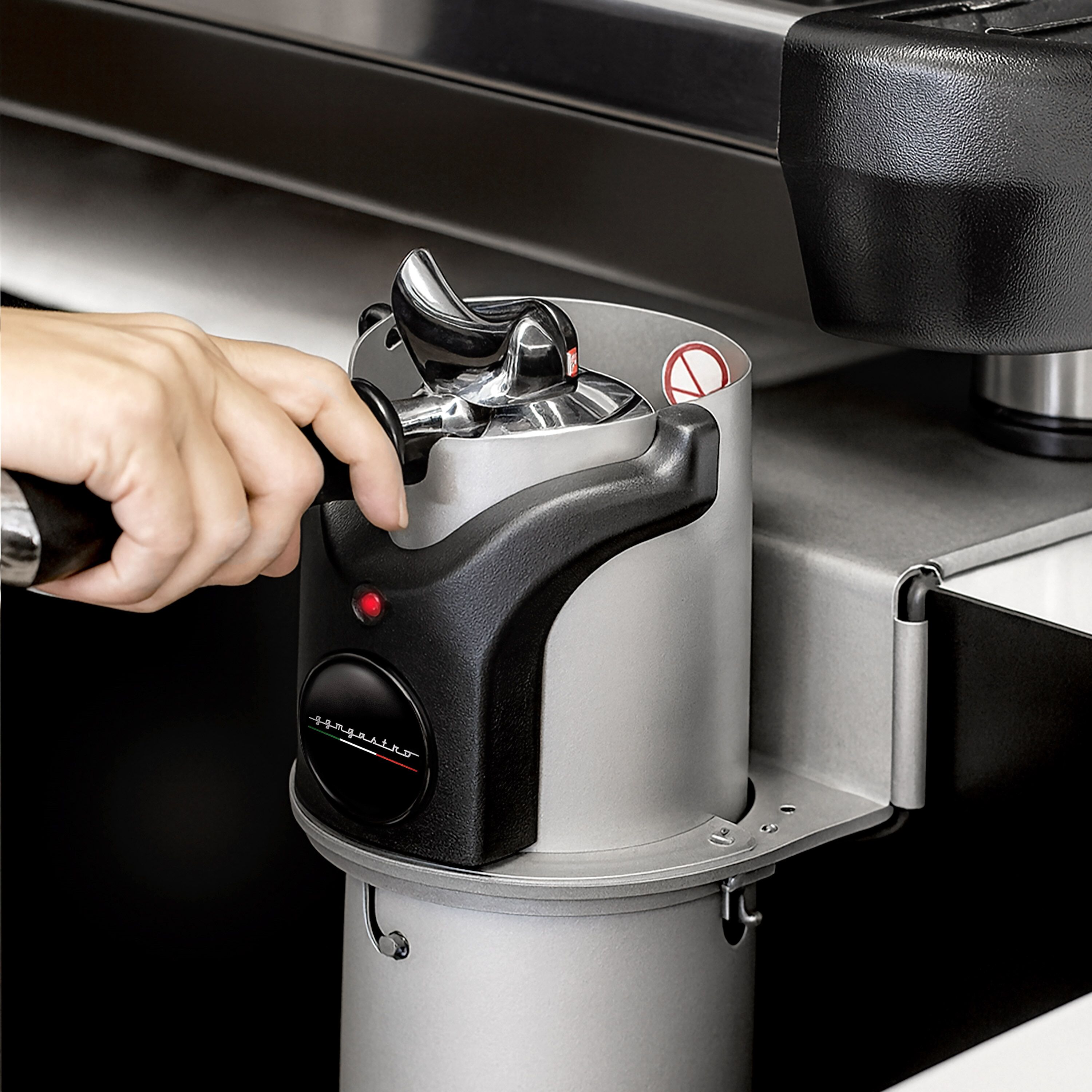 Nettoyeur automatique de porte-filtre - à monter sur le plan de travail