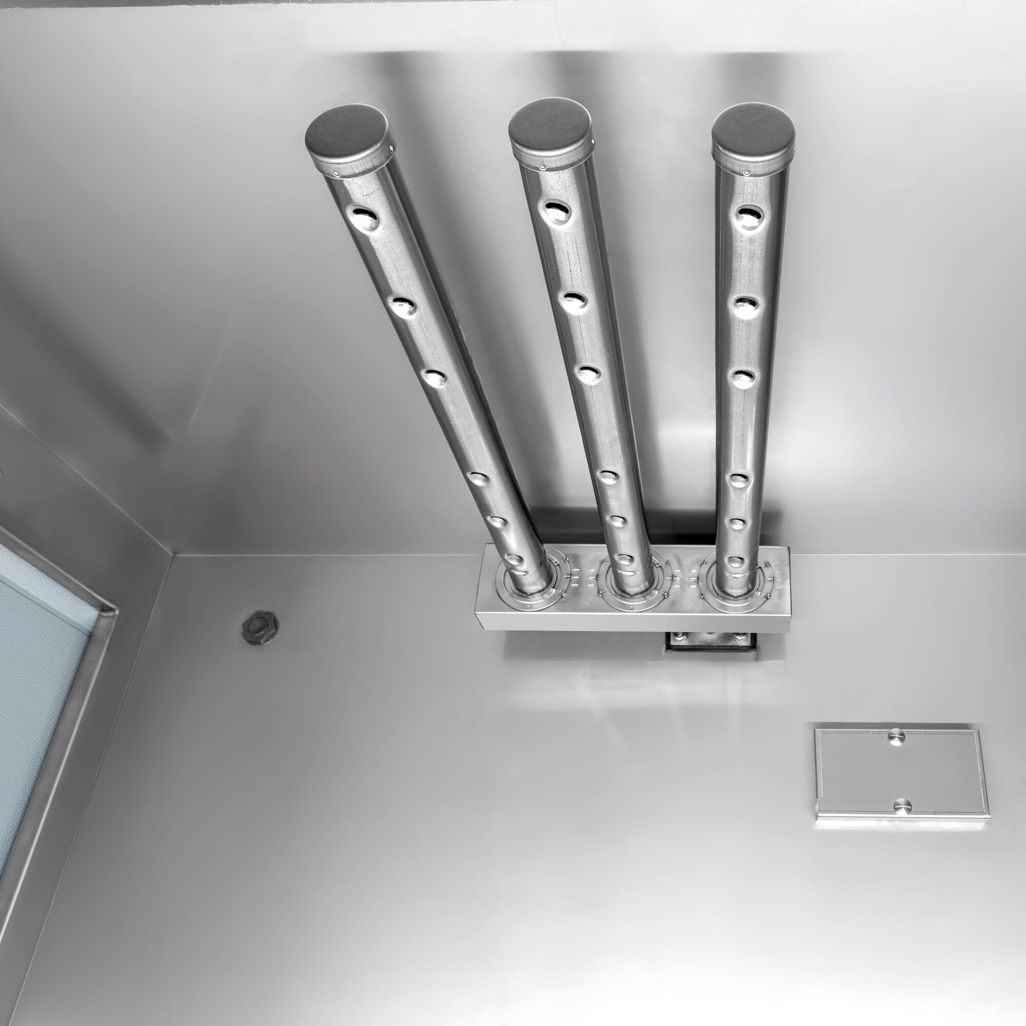 Lave-vaisselle à convoyeur - Commande électronique (affichage numérique) - 11,25kW - panier 500x500mm - avec pompes doseuses intégrées pour détergent et produit de rinçage