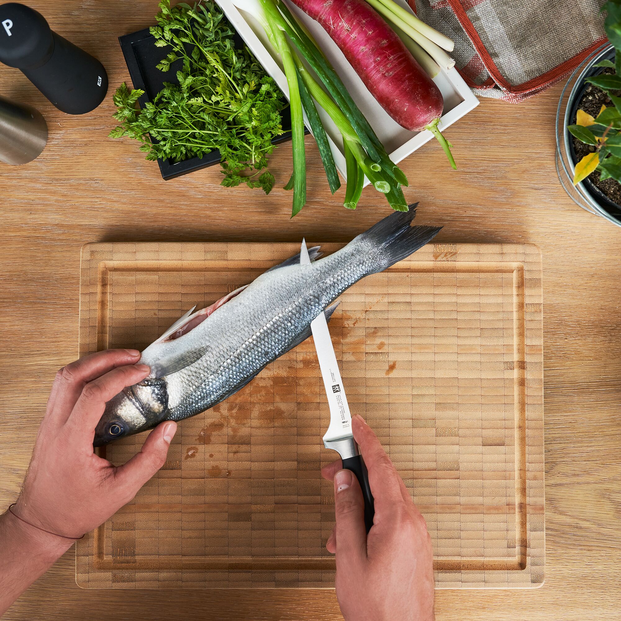 ZWILLING | Four Star Filleting Knife – Flexible blade for fish filleting, skinning & de-boning - FRIODUR ice-hardened