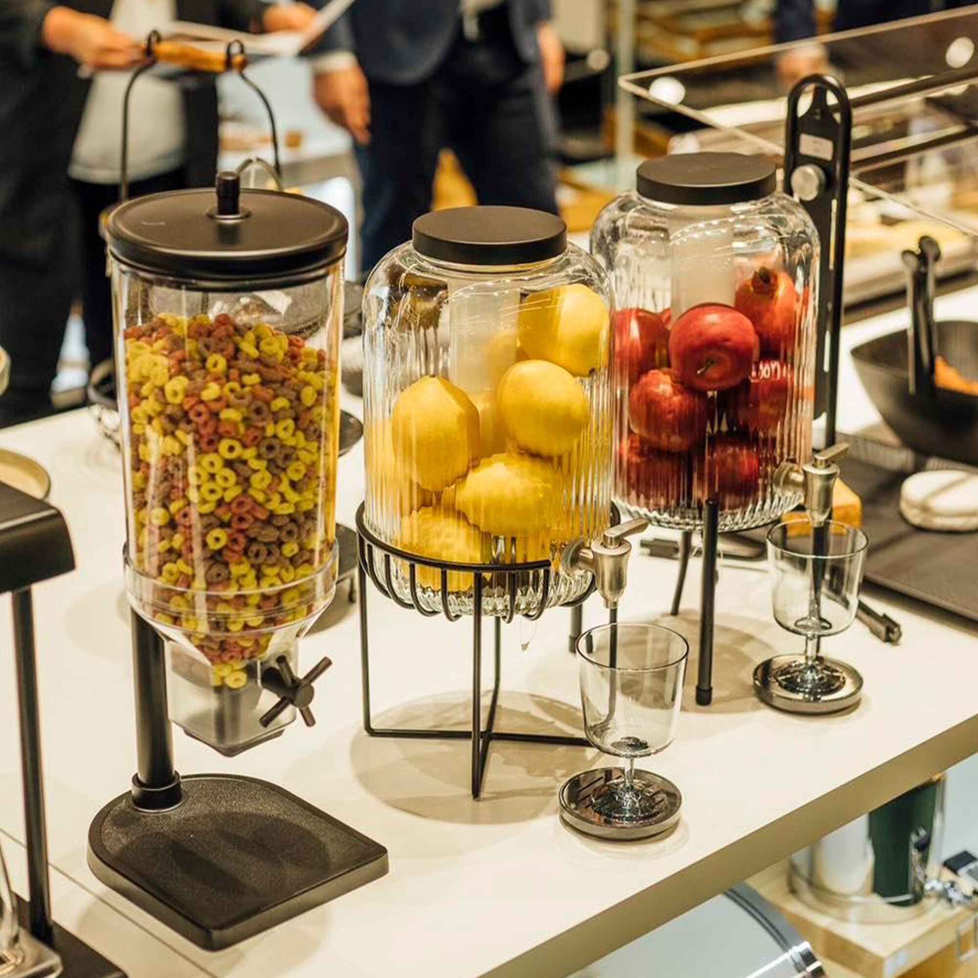 Müslidispenser - FRESH+EASY - svart - vridvred - 1 plastbehållare - 4,5 l - ställ i rostfritt stål
