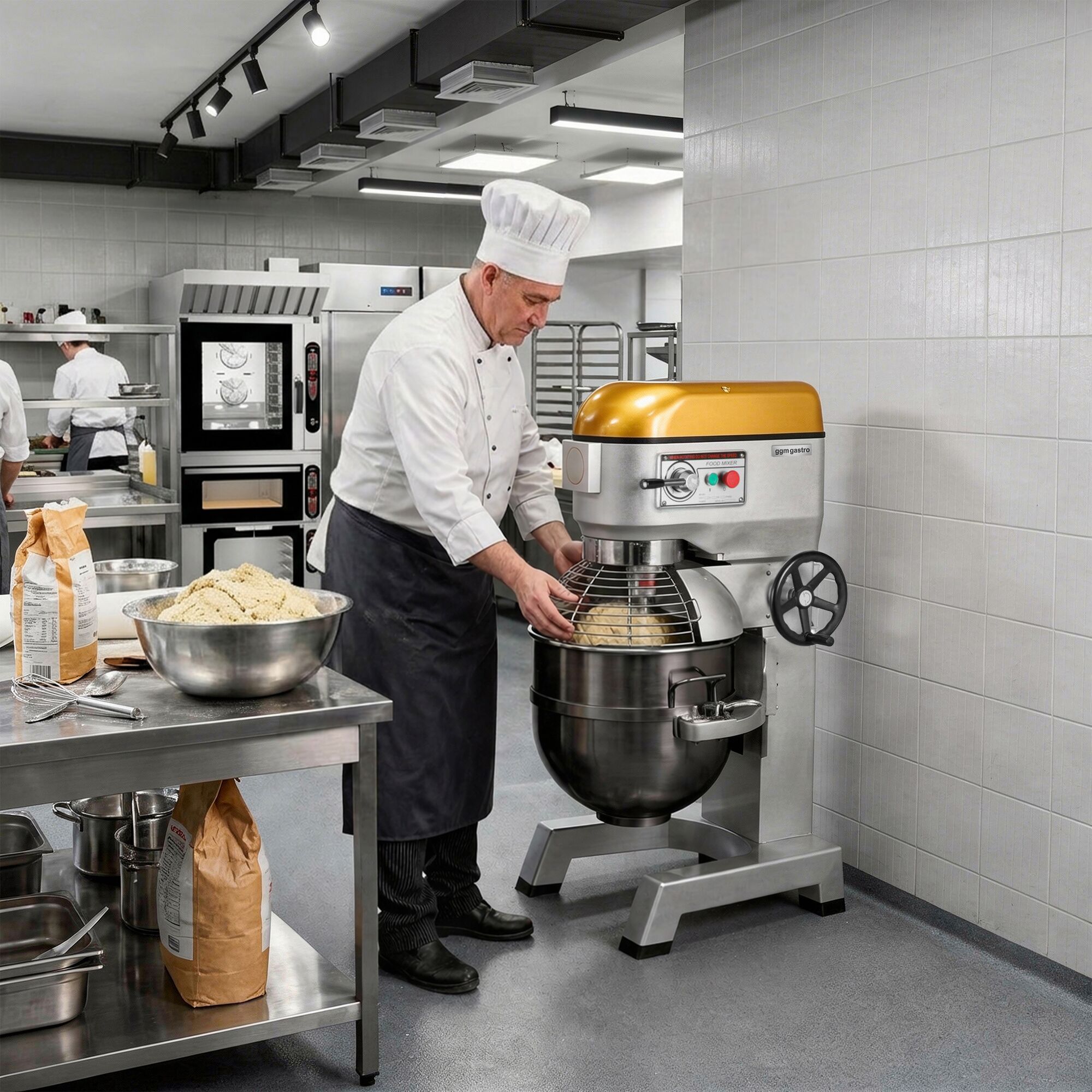 Batteur-mélangeur planétaire professionnel - 40L - 1,31kW - incl. 3 outils
