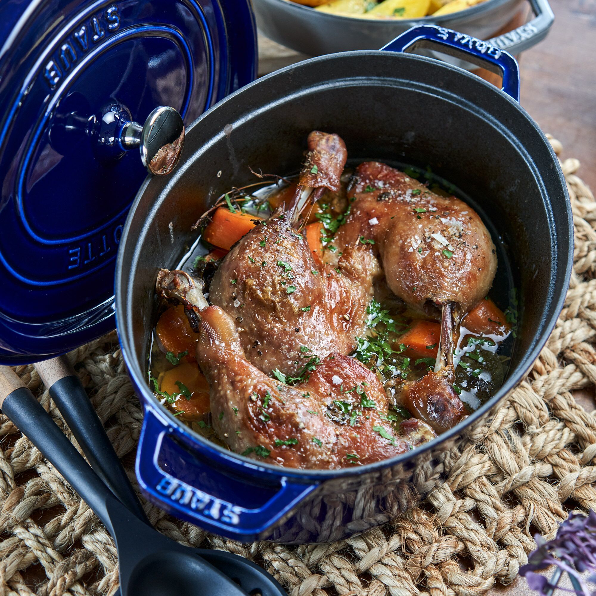 STAUB | LA COCOTTE - Cocotte - oval - 290mm - gjutjärn - mörkblå