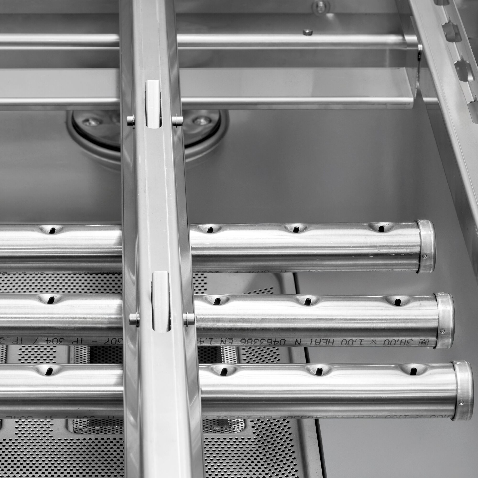 Lave-vaisselle à convoyeur - Commande électronique (affichage numérique) - 11,25kW - panier 500x500mm - avec pompes doseuses intégrées pour détergent et produit de rinçage