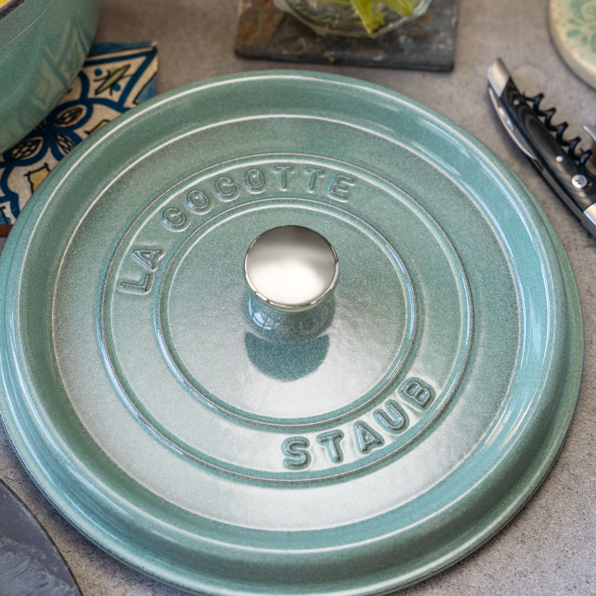 STAUB | LA COCOTTE - Cocotte - Ø 280mm - Gjutjärn - Salvia grön