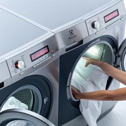 ELECTROLUX | myPRO WE170V - Akıllı profesyonel çamaşır makinesi - 8kg - tahliye valfli