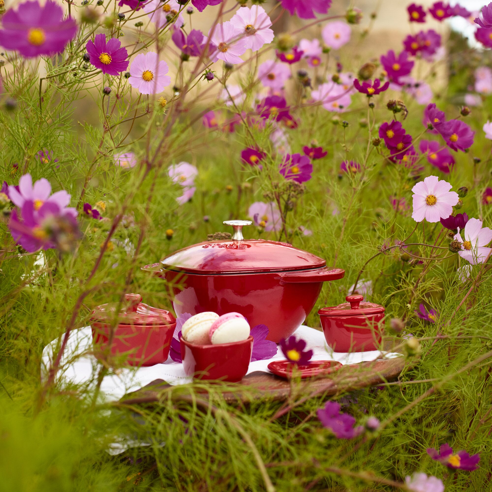 STAUB | LA COCOTTE - Cocotte - forme de coeur - 200mm - Fonte - Rouge cerise	