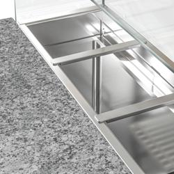 Saladette ECO - 1368mm - 3 Türen - mit Glasaufsatz für 8x GN 1/6