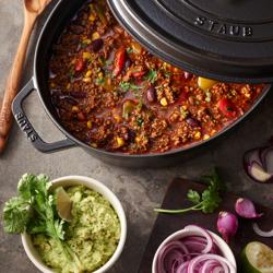 STAUB | LA COCOTTE - Cocotte-pata - soikea - 290mm - valurauta - musta