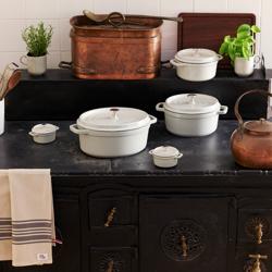 STAUB | LA COCOTTE - طنجرة كوكوت - بيضوية - 270 مم - حديد زهر - لون الكمأة البيضاء