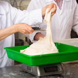 Hamur spatulası / hamur kazıyıcı - Uzunluk: 120mm - Paslanmaz çelik - Plastik kulp