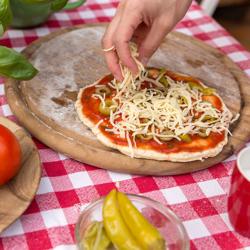 Mozzarellaschneider - Kapazität: 250 - 300 kg/h inkl. Schneide- & Reibescheiben - für geriebenen Käse
