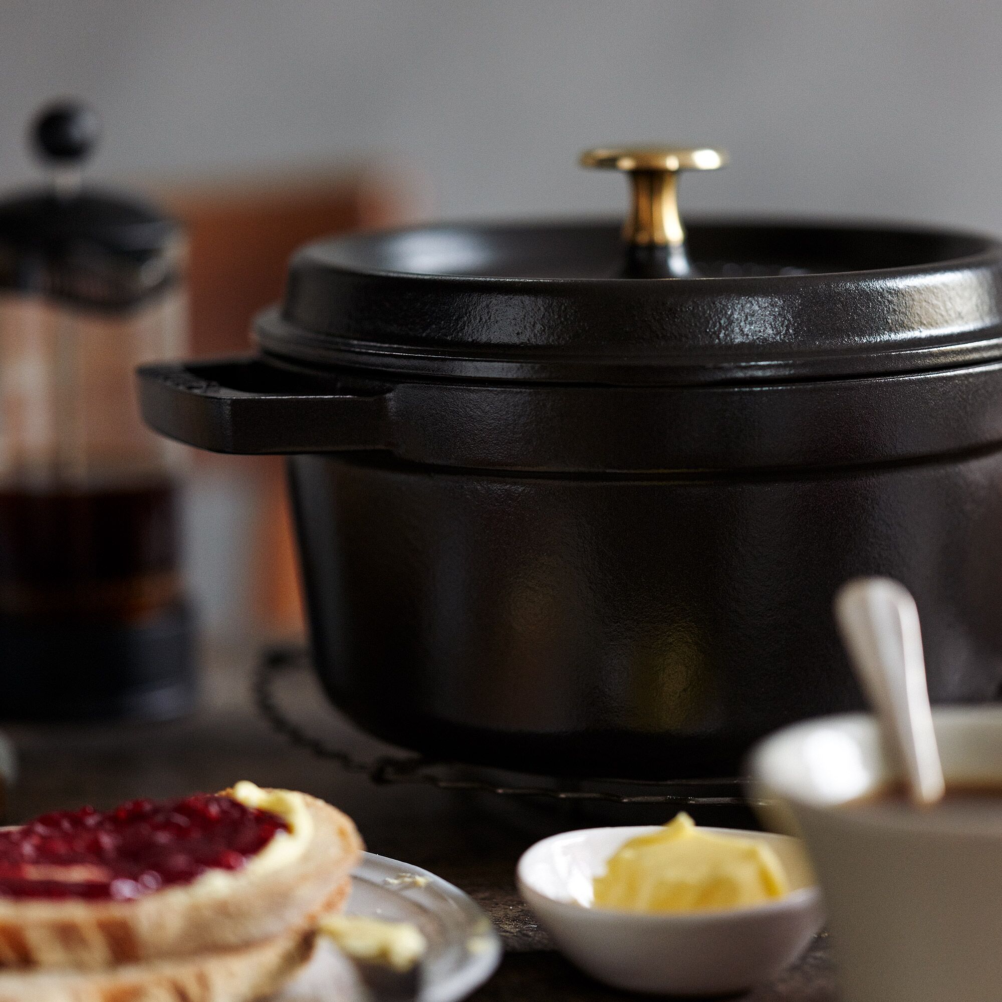 STAUB | Cocotte Round Enamelled Cast Iron Casserole Dish – Ø 180 mm – Black