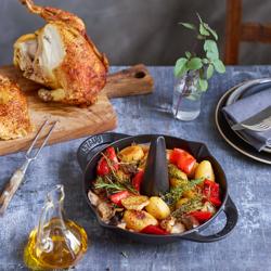STAUB | SPECIALITIES - Стійка-жаровня для курки - Ø 240 мм - Чавунна