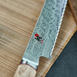 MIYABI | 5000 MCD - Couteau à pain - avec lame dentelée - Lame: 230 mm