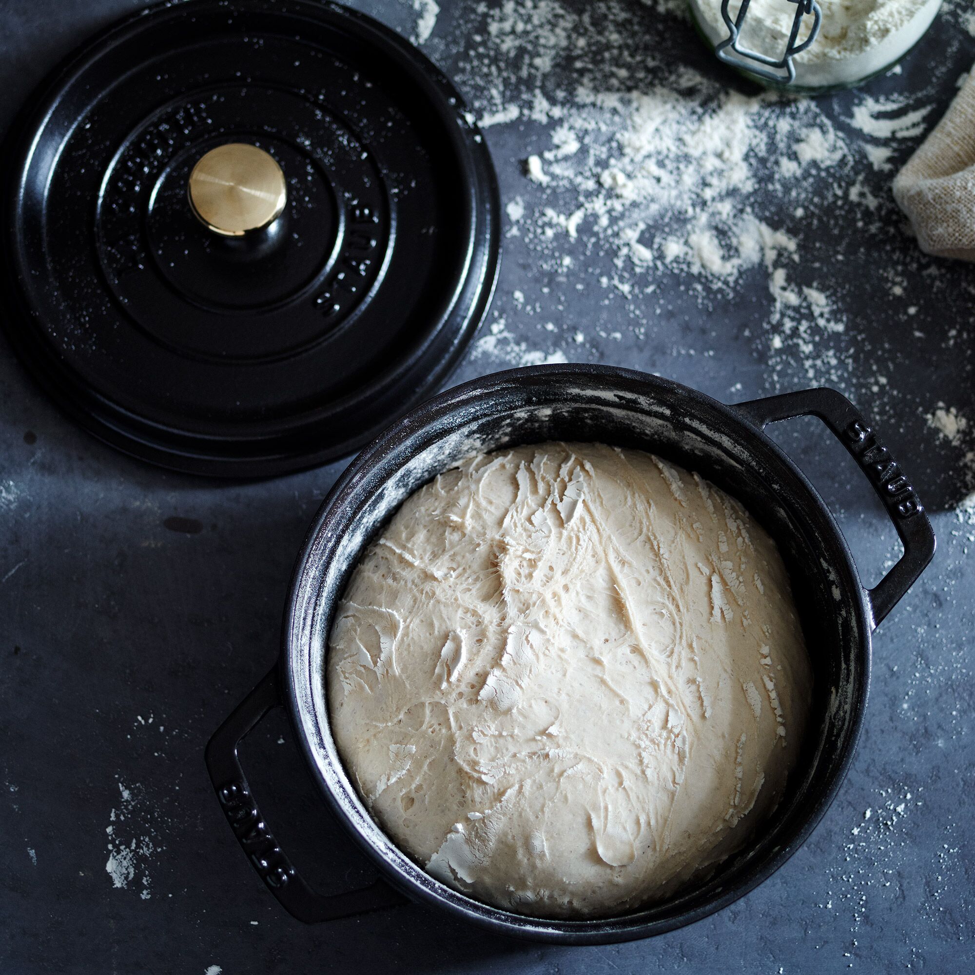STAUB | Cocotte Round Enamelled Cast Iron Casserole Dish – Ø 180 mm – Black
