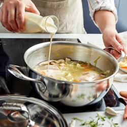 DEMEYERE| Atlantis 7 Serving Pan with Double‑Walled Lid – Ø 28 cm - 7‑Ply Base - Pouring Rim - Induction Ready