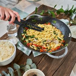 STAUB | SPECIALITIES - Wok met glazen deksel - Ø 370mm - Gietijzer - Grafietgrijs