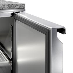 Saladette ECO - 1368mm - 3 Türen - mit Glasaufsatz für 8x GN 1/6